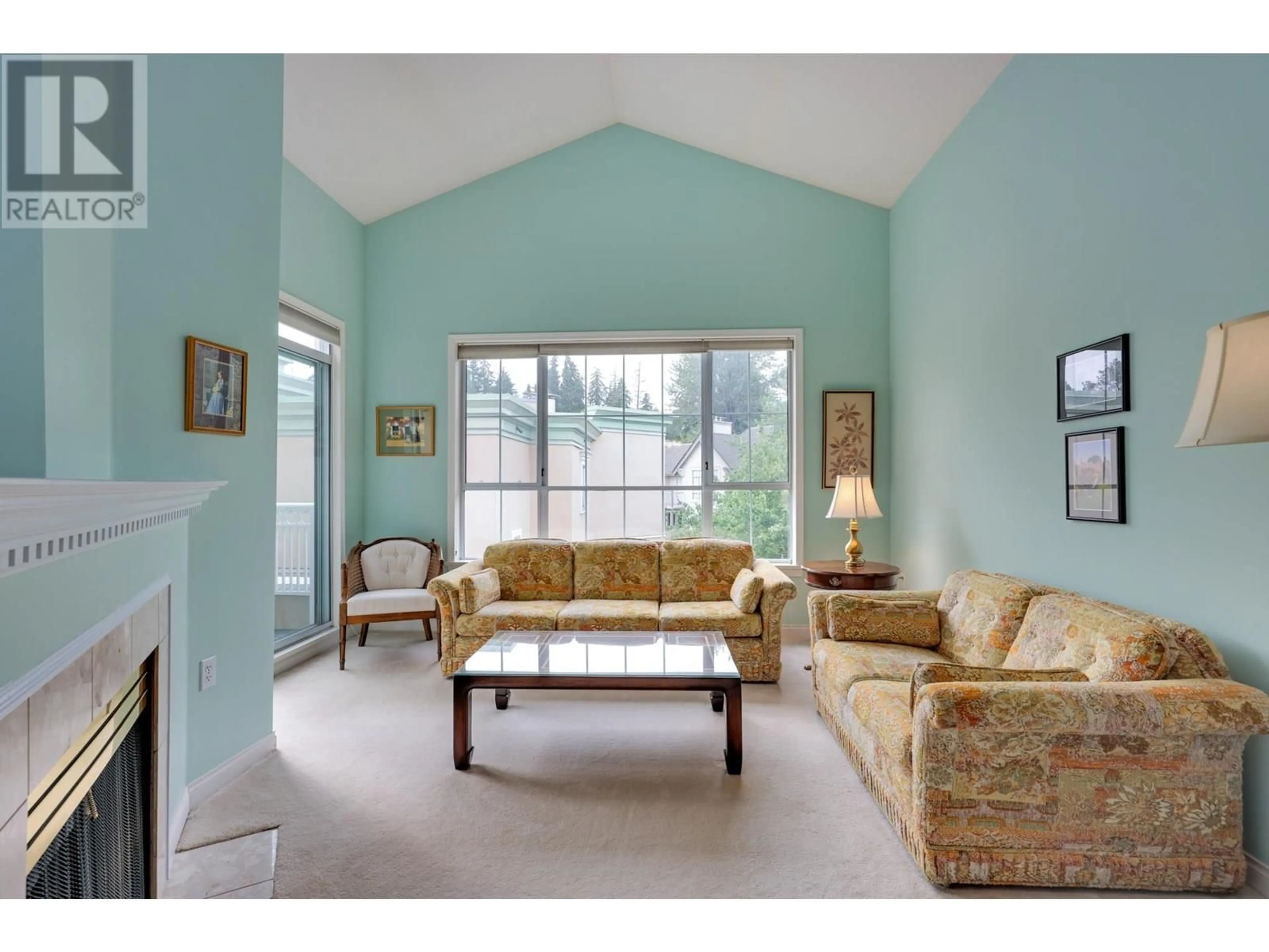 Living room with furniture, unknown for 412 - 2995 PRINCESS CRESCENT, Coquitlam British Columbia V3B7N1