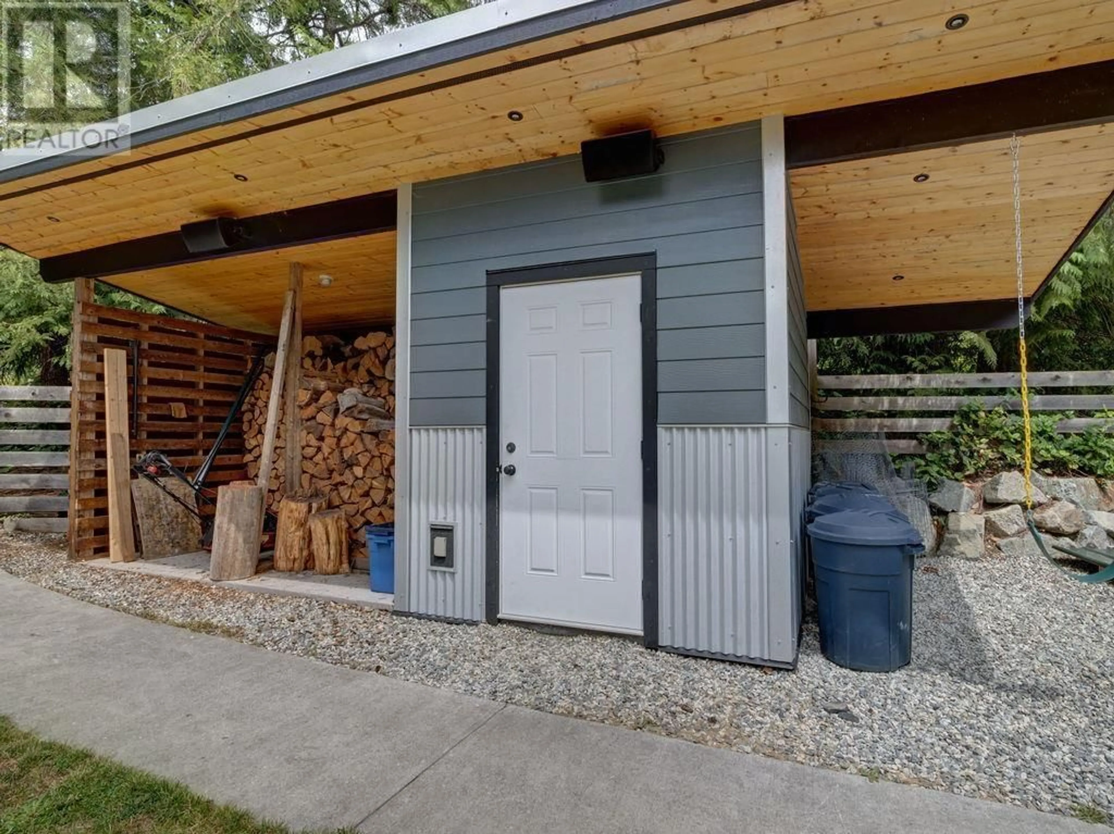 Shed for 8057 COOPER ROAD, Halfmoon Bay British Columbia V7Z1A6