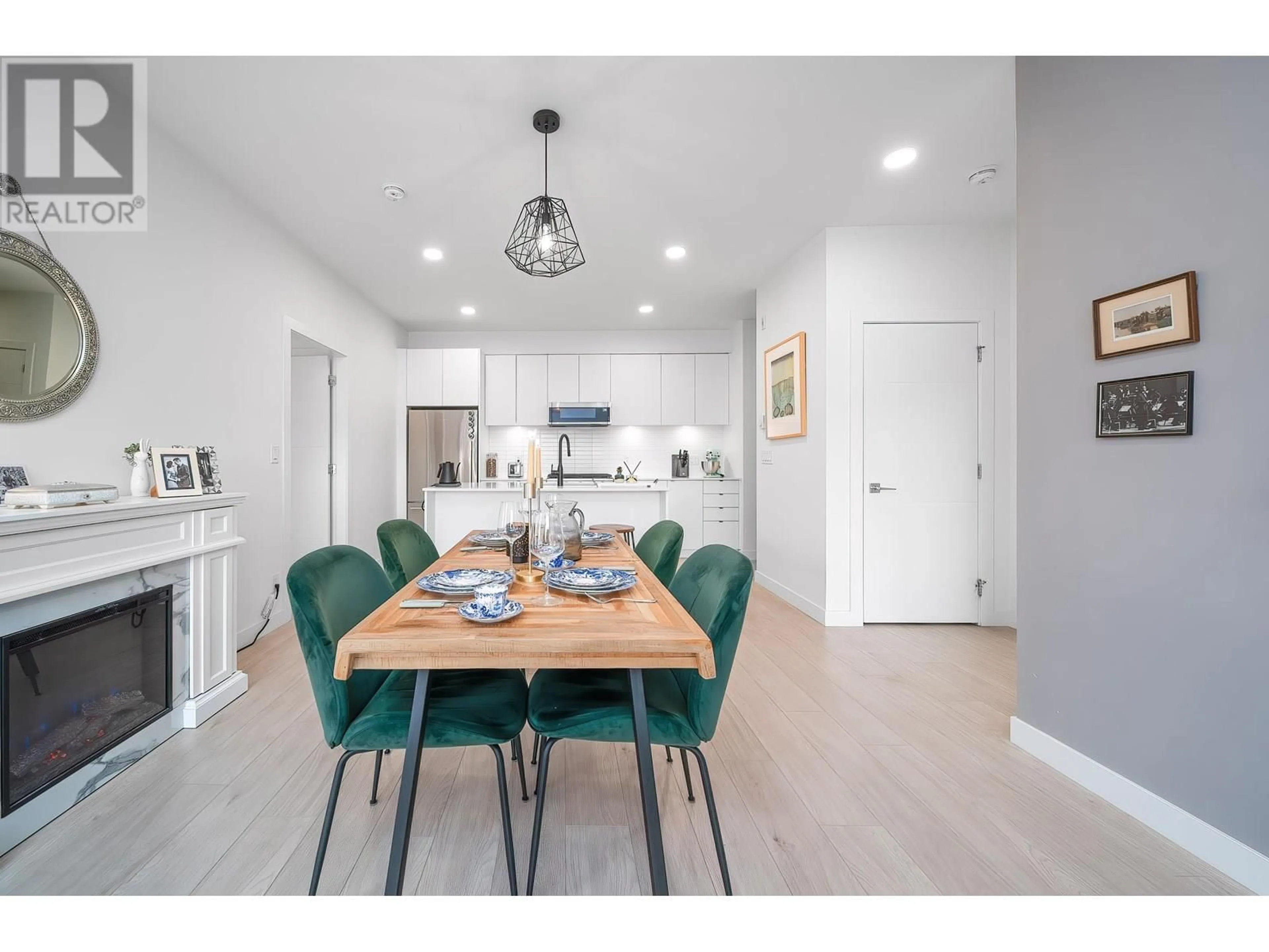 Open concept kitchen, unknown for 217 - 2345 RINDALL AVENUE, Port Coquitlam British Columbia V3C0T1
