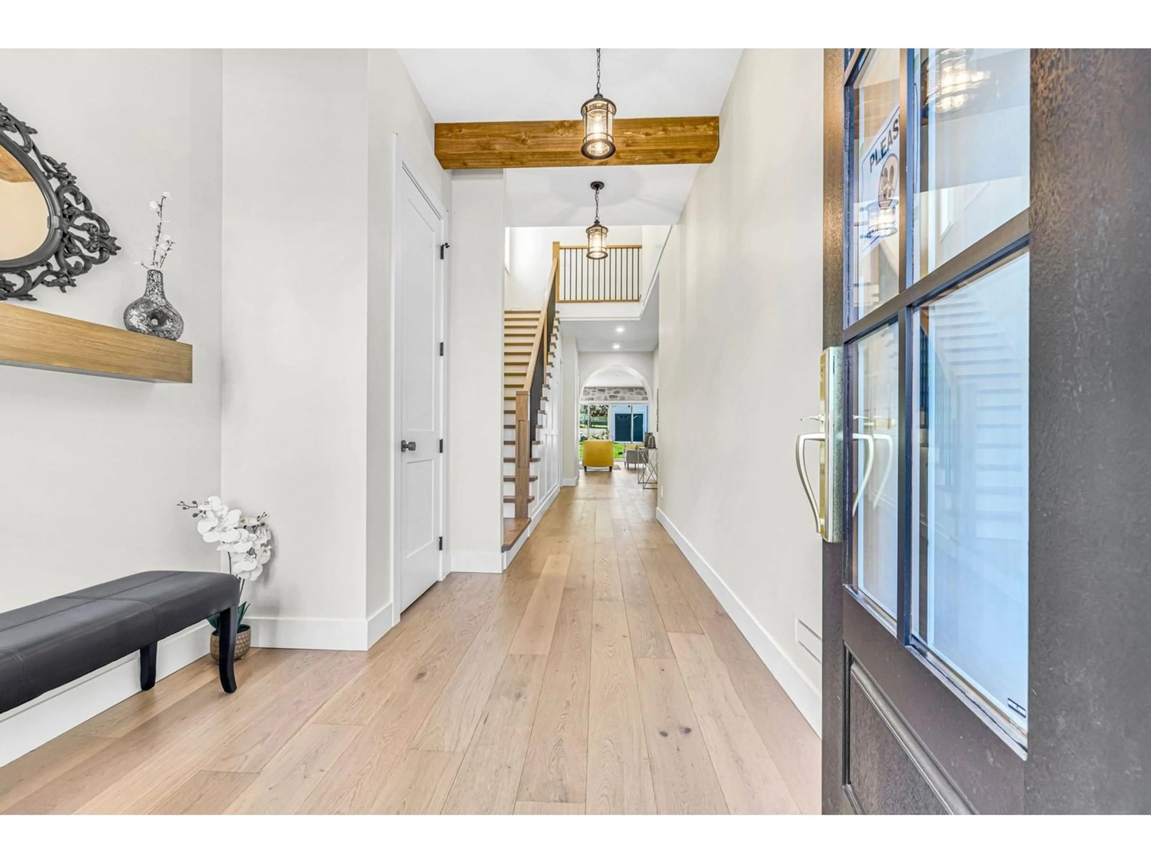 Indoor entryway for 23756 OLD YALE, Langley British Columbia V2Z2K4