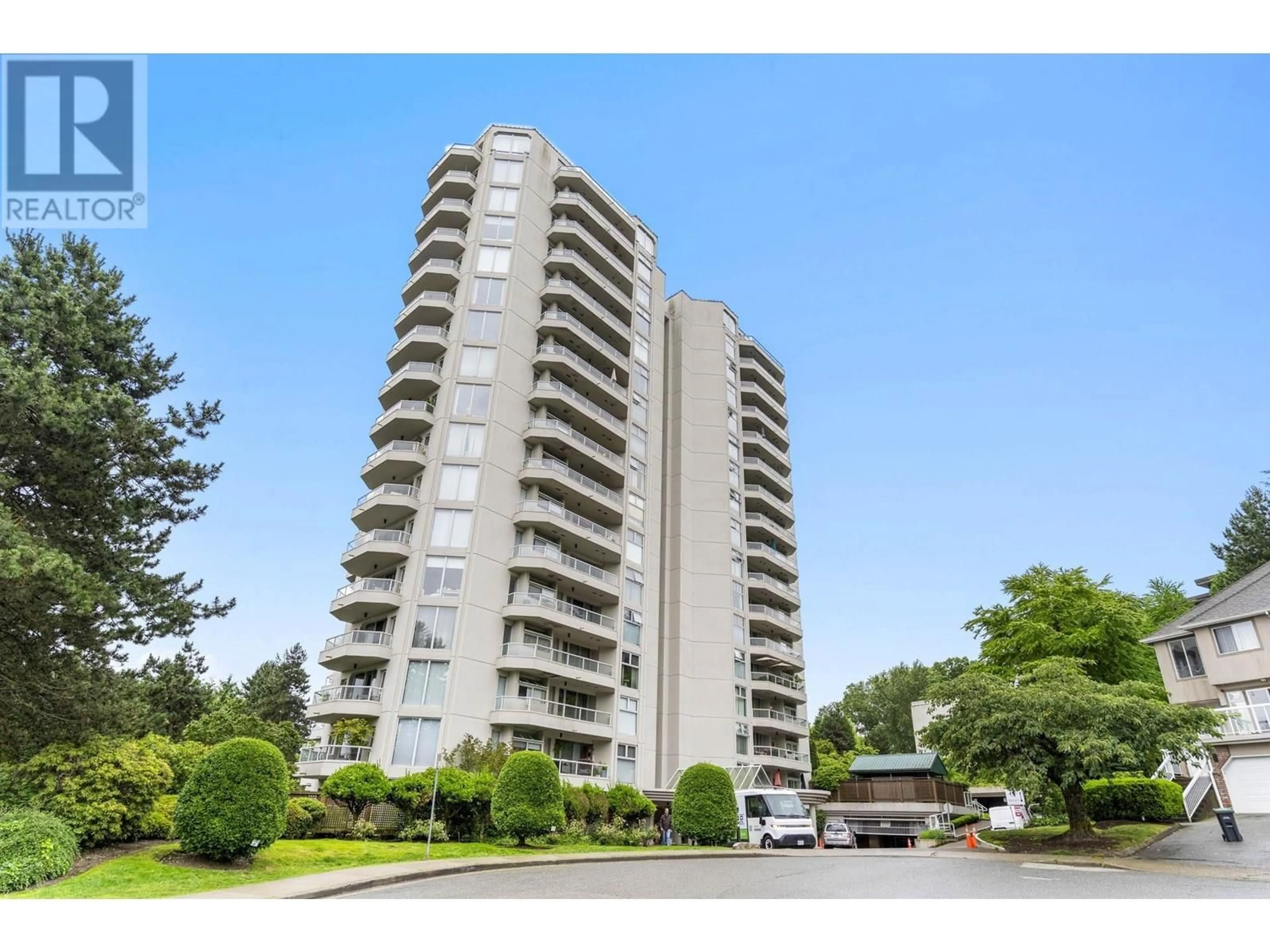 A pic from outside/outdoor area/front of a property/back of a property/a pic from drone, unknown for 606 - 71 JAMIESON COURT, New Westminster British Columbia V3L5R4