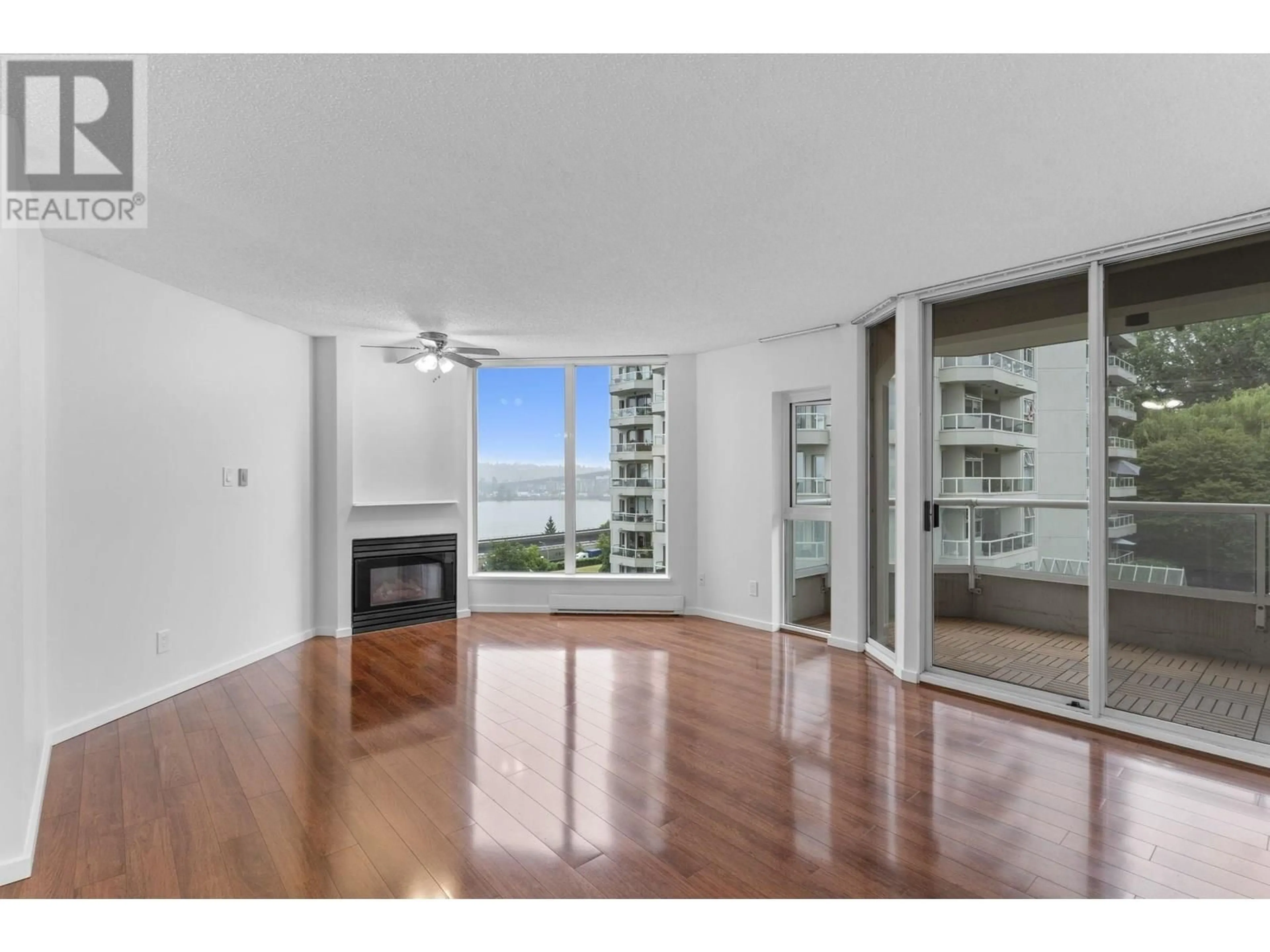 A pic of a room for 606 - 71 JAMIESON COURT, New Westminster British Columbia V3L5R4