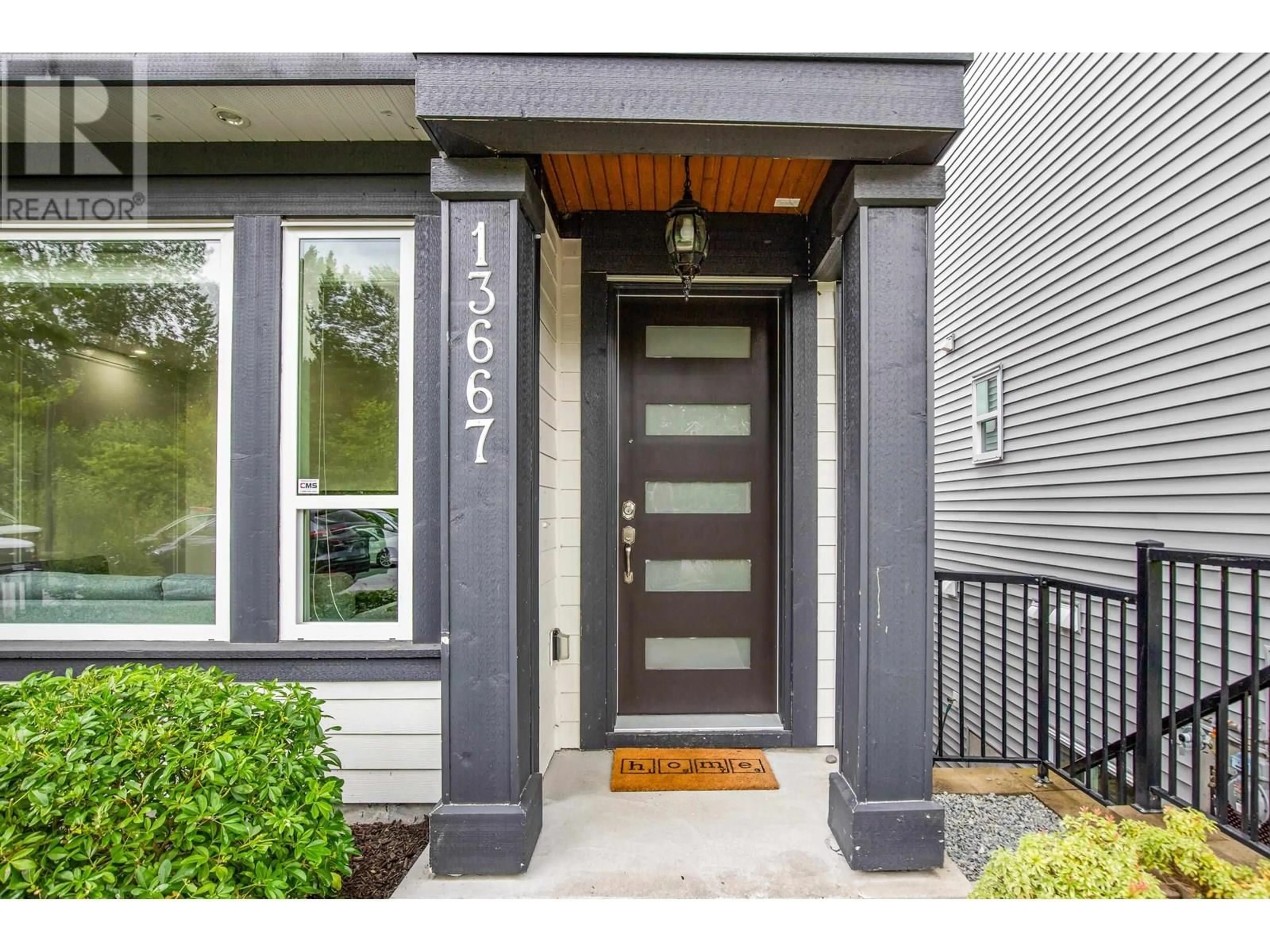 Indoor entryway for 13667 232A STREET, Maple Ridge British Columbia V4R0H1