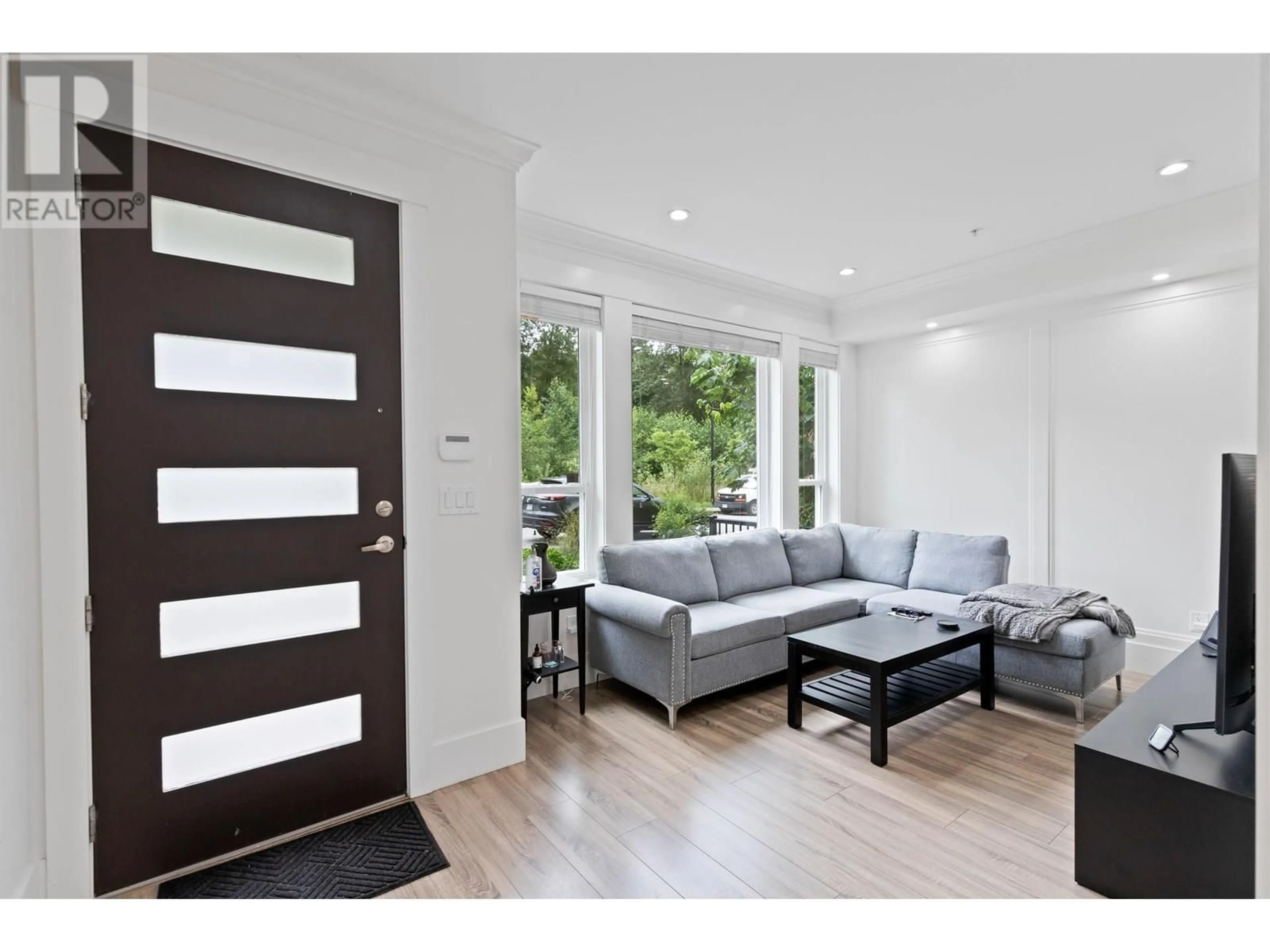Indoor entryway for 13667 232A STREET, Maple Ridge British Columbia V4R0H1