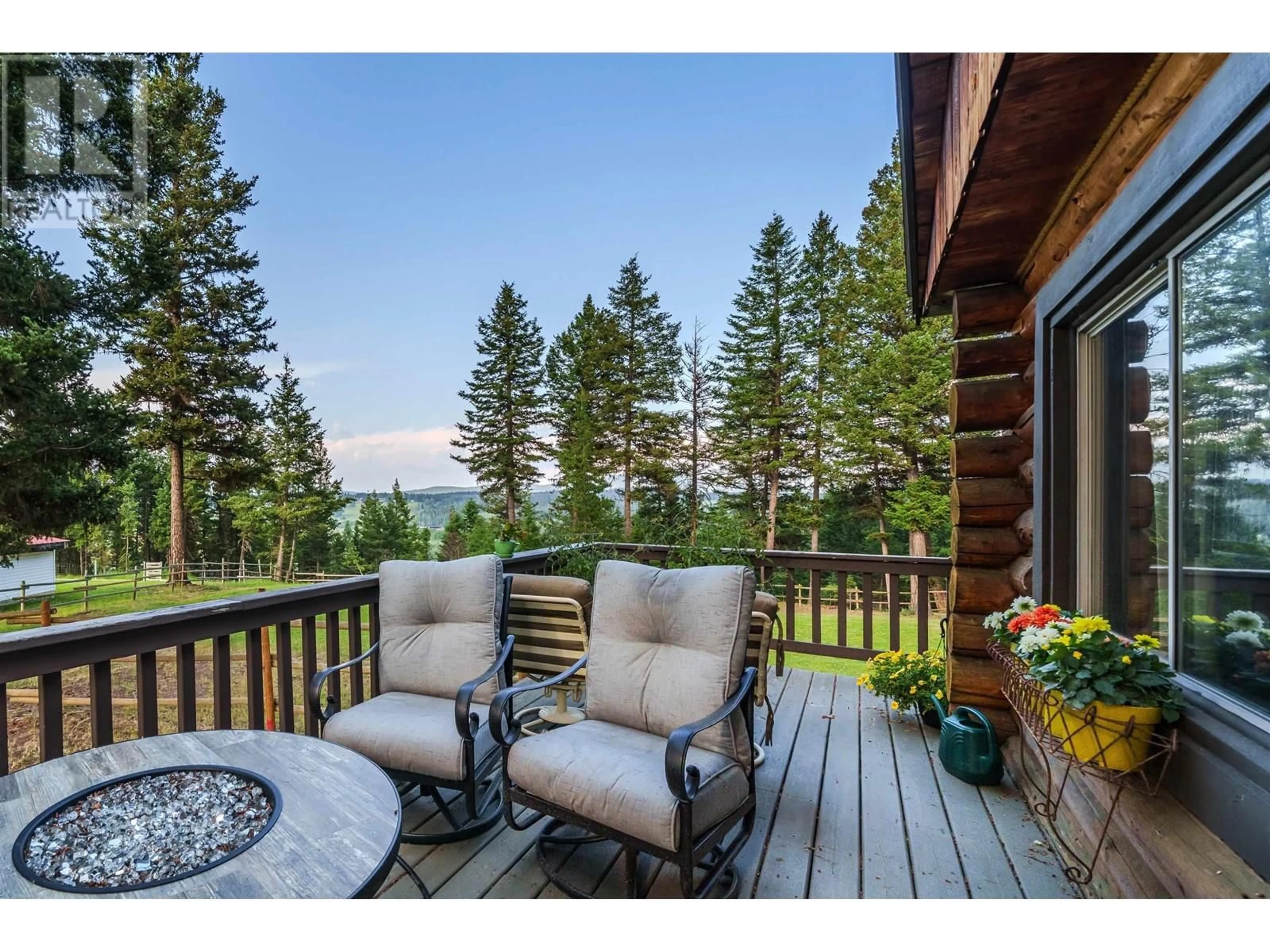 Patio, unknown for 4943 KYLLO ROAD, 108 Mile Ranch British Columbia V0K2Z0
