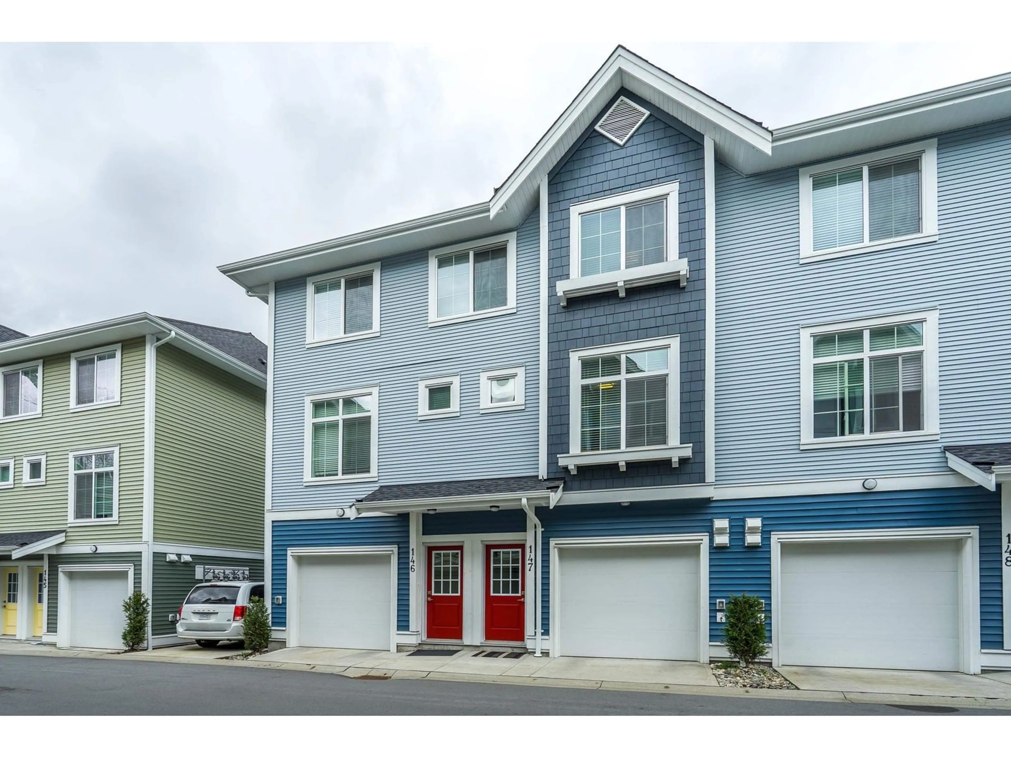 Home with vinyl exterior material, street for 147 - 20180 84, Langley British Columbia V2Y3N5