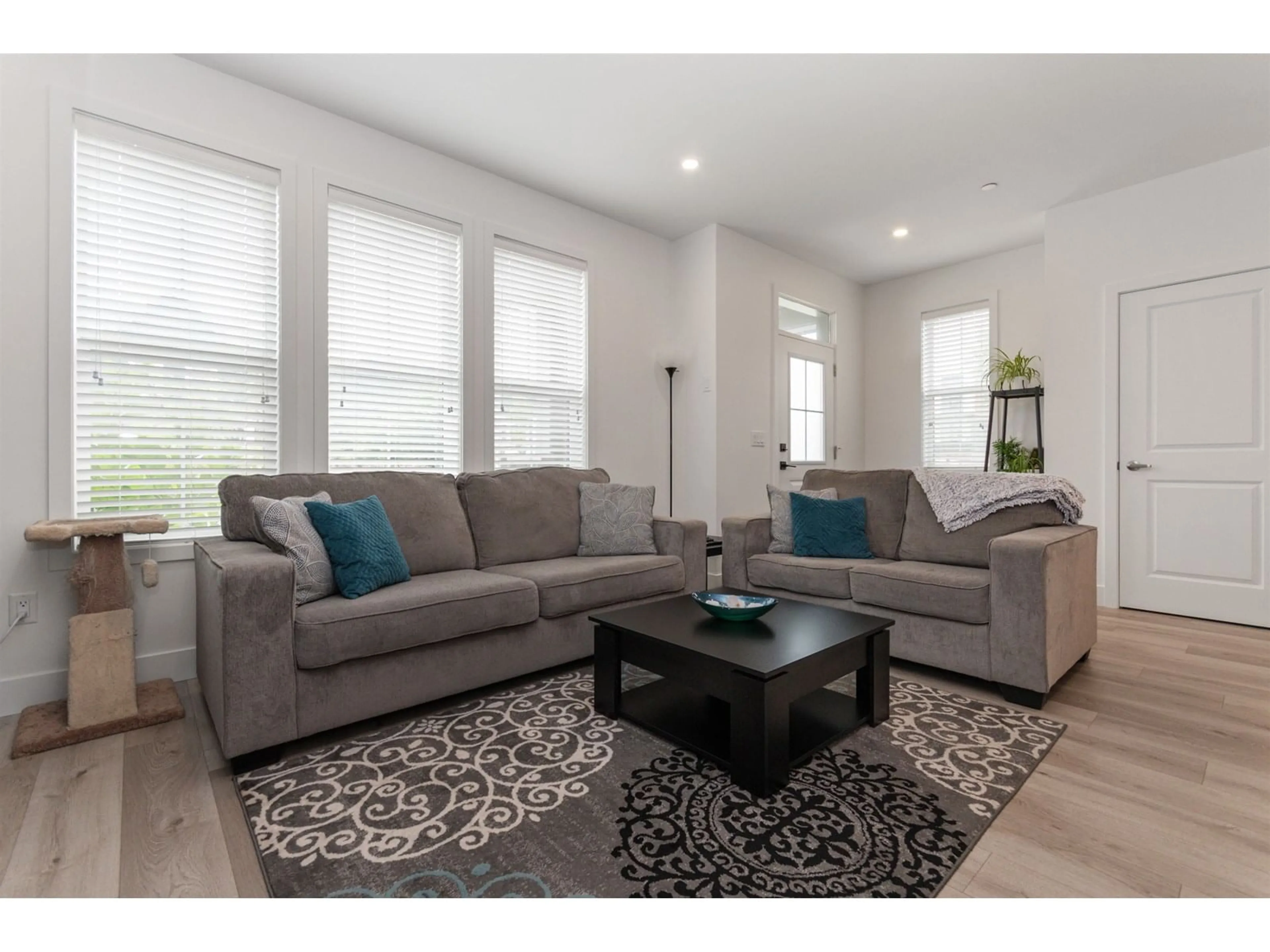 Living room with furniture, unknown for 141 - 46211 PROMONTORY ROAD, Chilliwack British Columbia V2R6E4