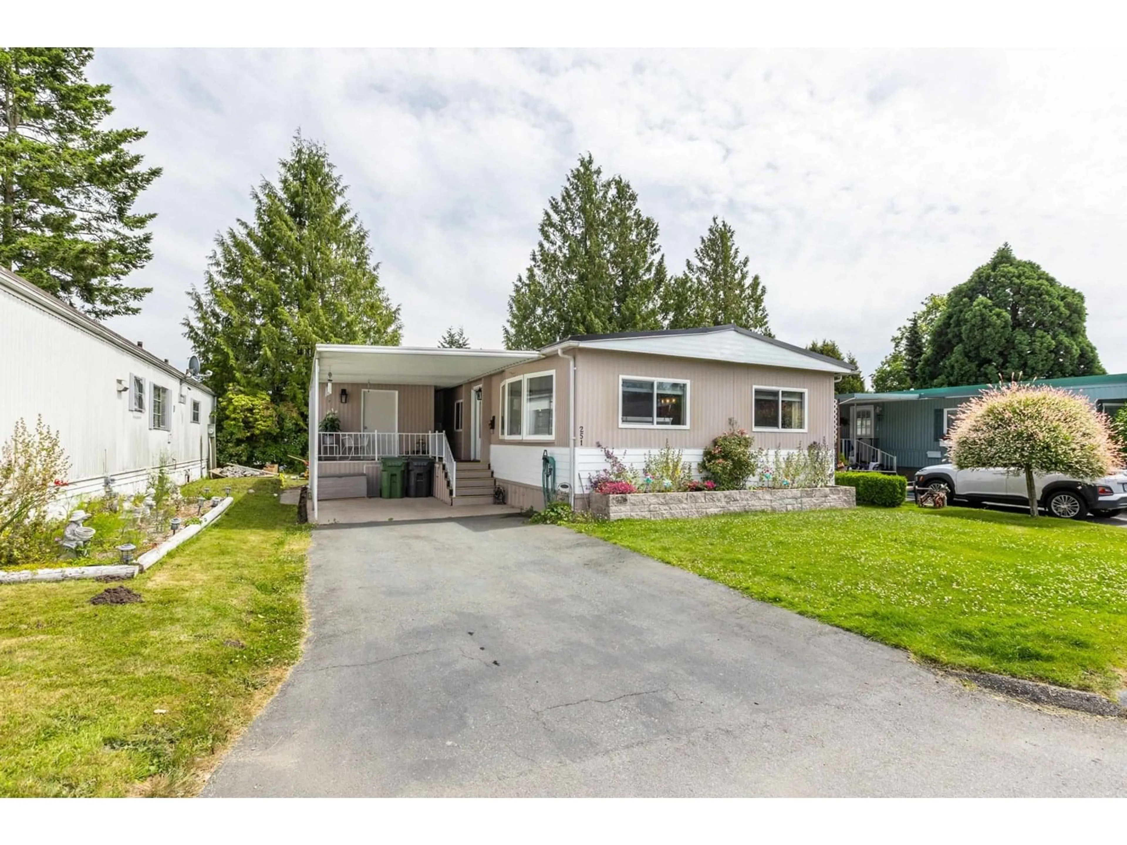 Home with vinyl exterior material, street for 251 - 1840 160, Surrey British Columbia V4A4X4