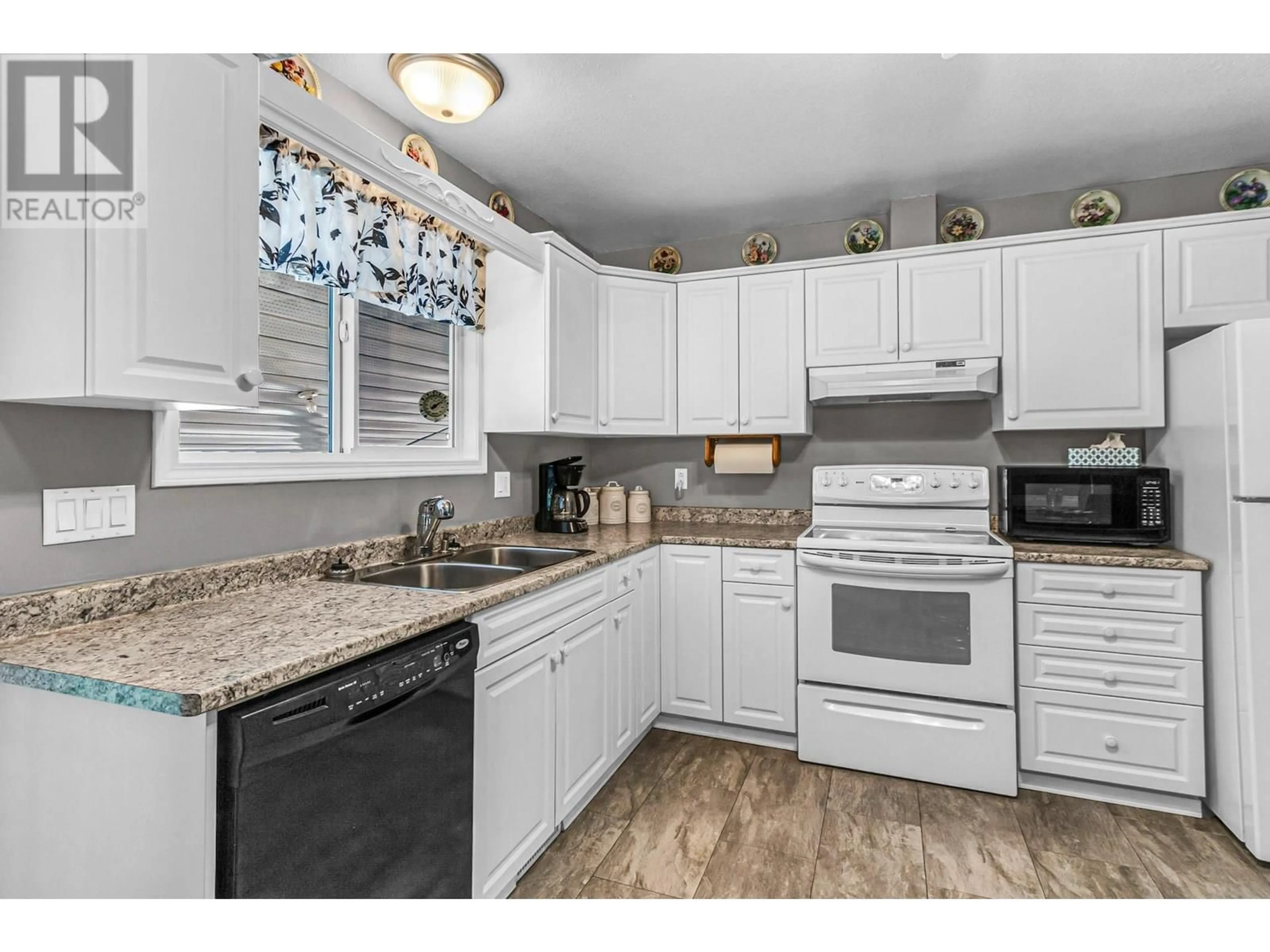 Standard kitchen, unknown for 4202 PUNCHAW CRESCENT, Prince George British Columbia V2M5E9