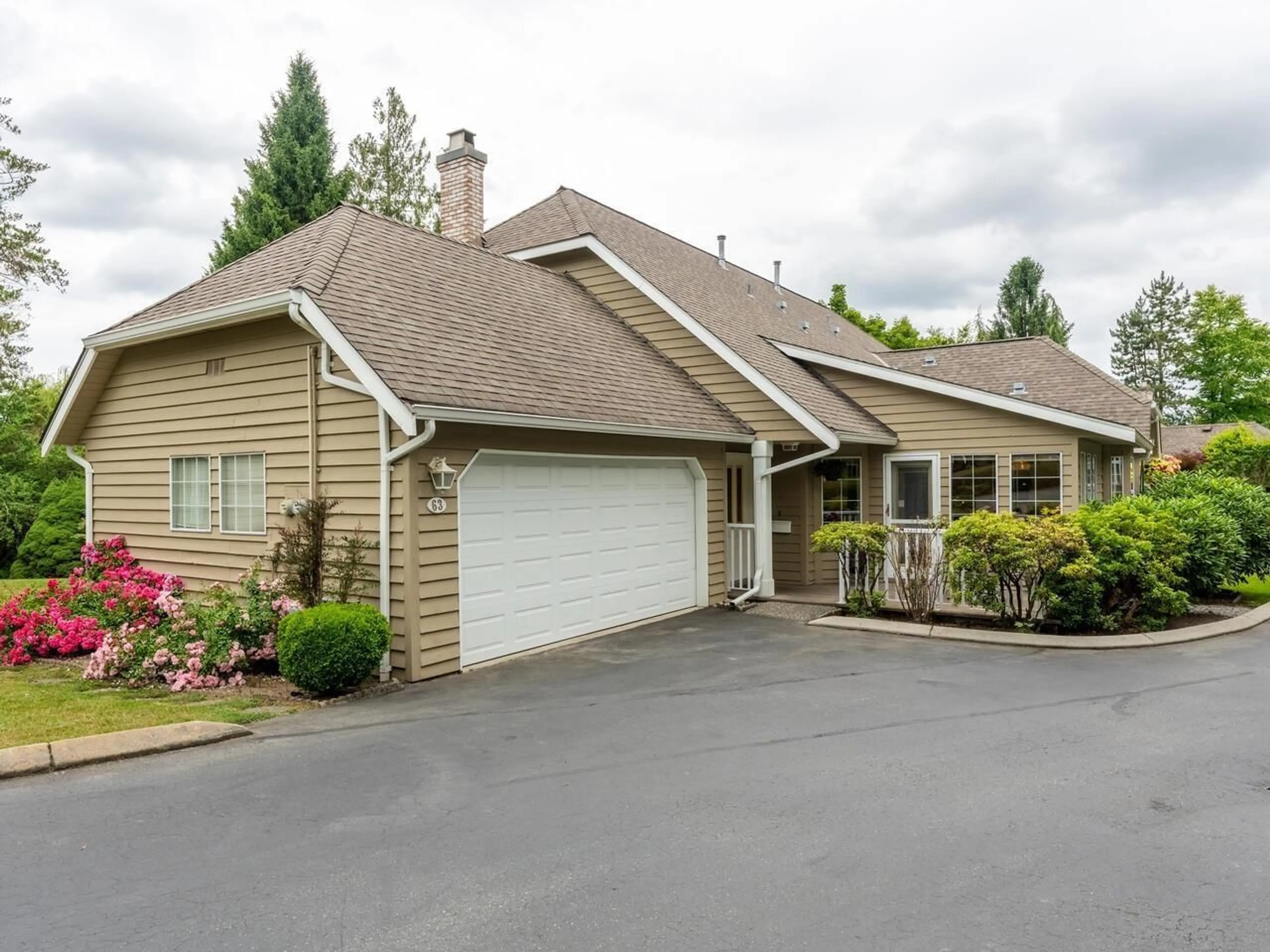 Home with vinyl exterior material, unknown for 63 - 21848 50, Langley British Columbia V3A8A9