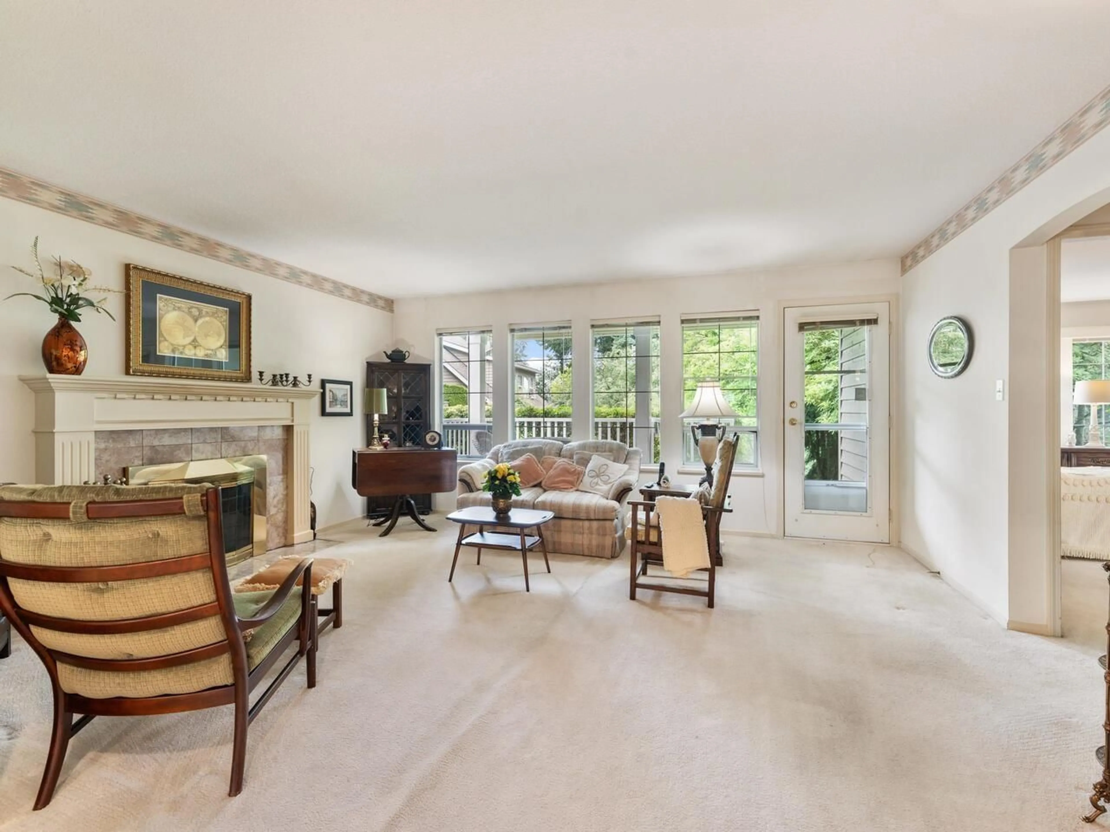 Living room with furniture, unknown for 63 - 21848 50, Langley British Columbia V3A8A9