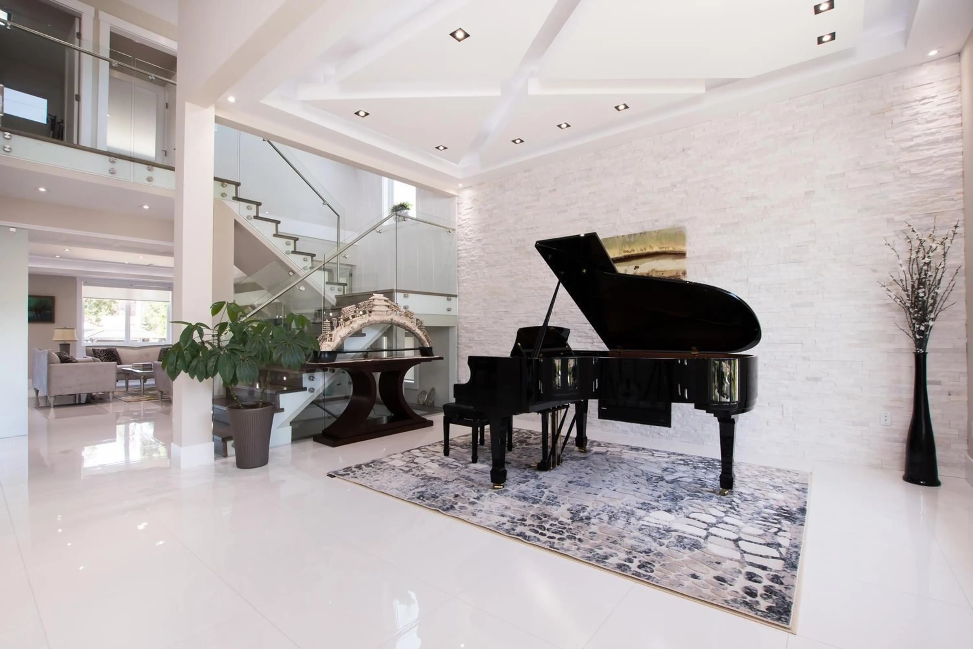 Indoor foyer for 15745 MCBETH, Surrey British Columbia V4A1X9