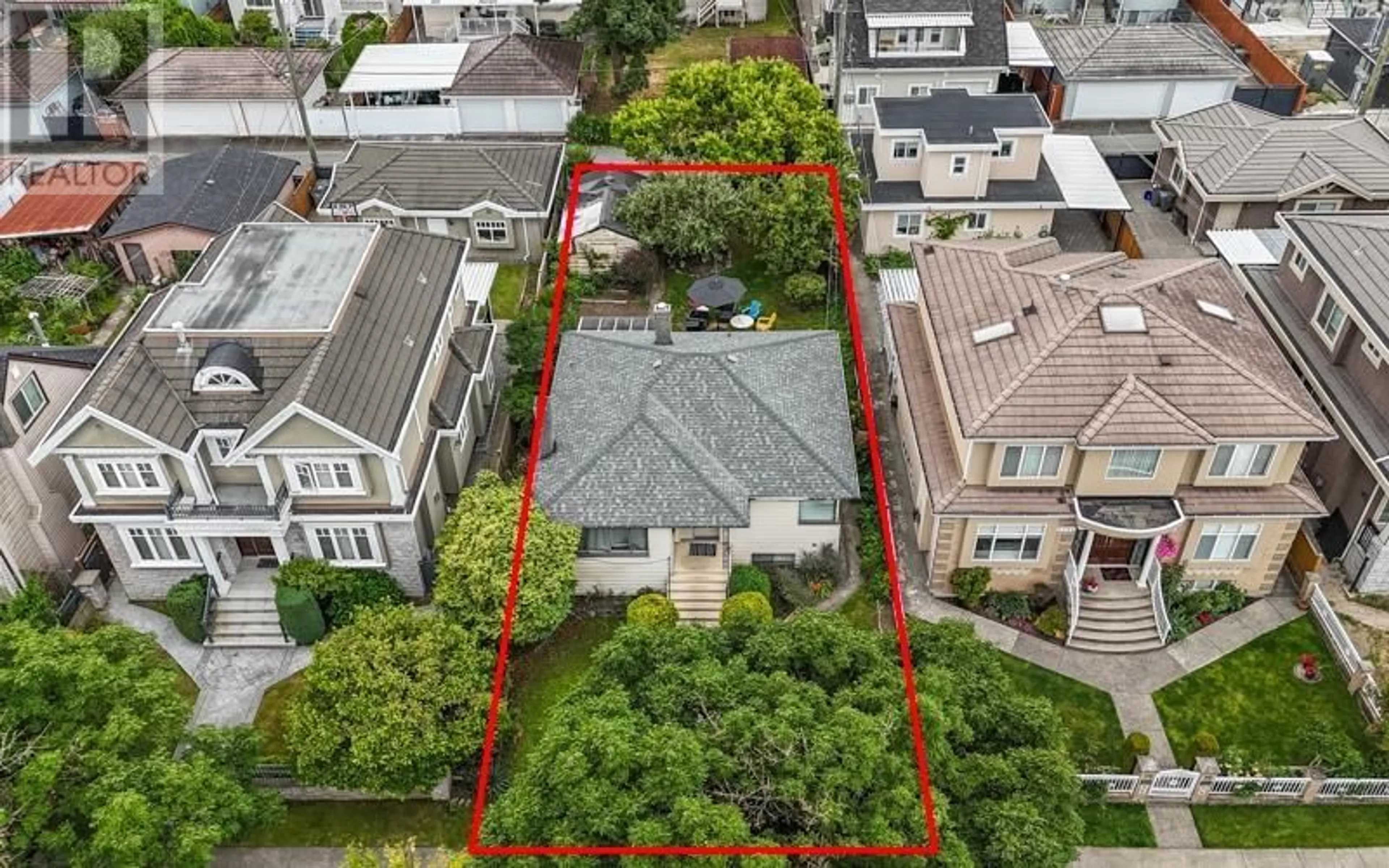 A pic from outside/outdoor area/front of a property/back of a property/a pic from drone, street for 6407 FLEMING STREET, Vancouver British Columbia V5P3G9