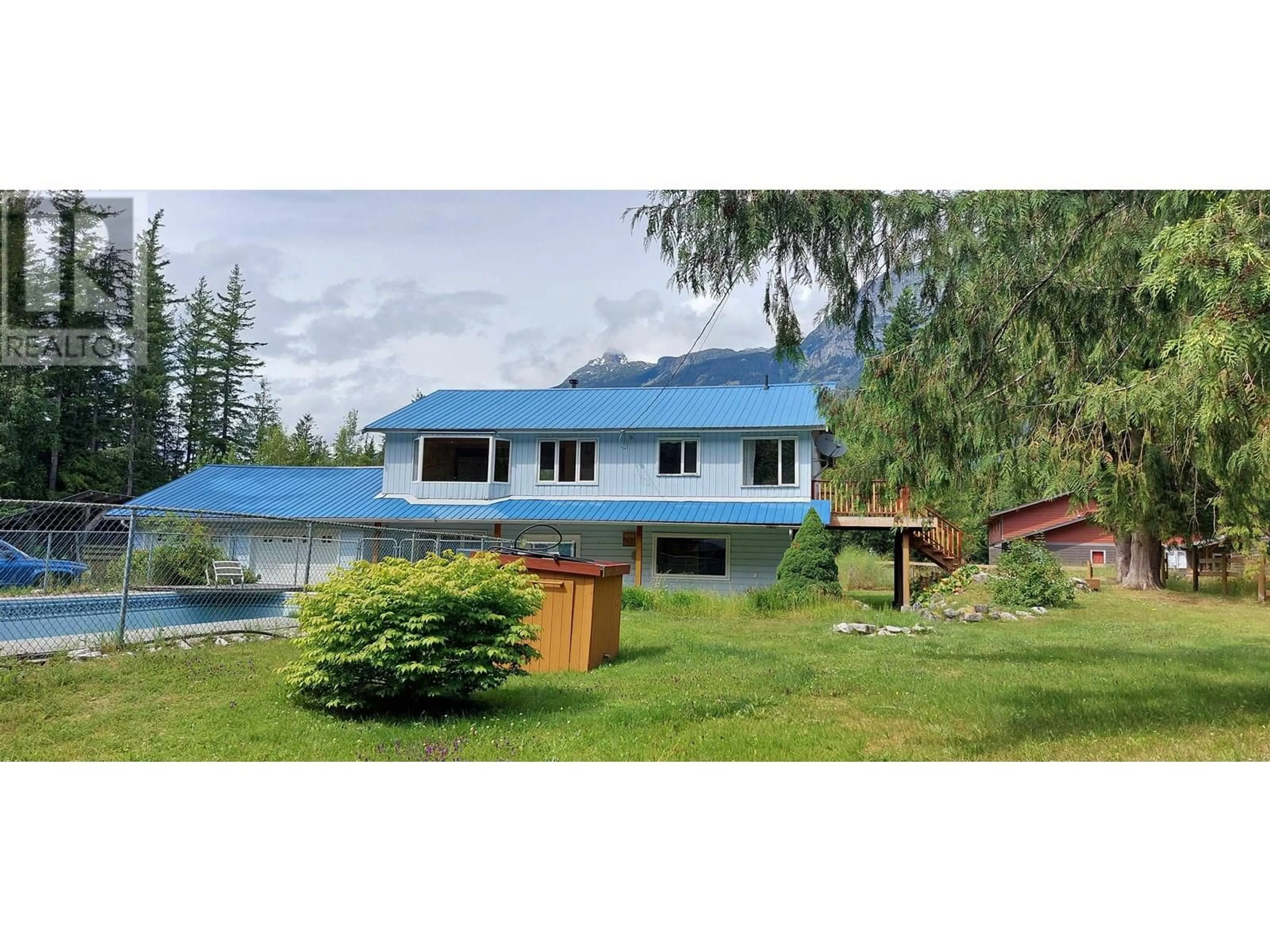 A pic from outside/outdoor area/front of a property/back of a property/a pic from drone, mountain view for 2448 MACKENZIE HIGHWAY, Bella Coola British Columbia V0T1H0