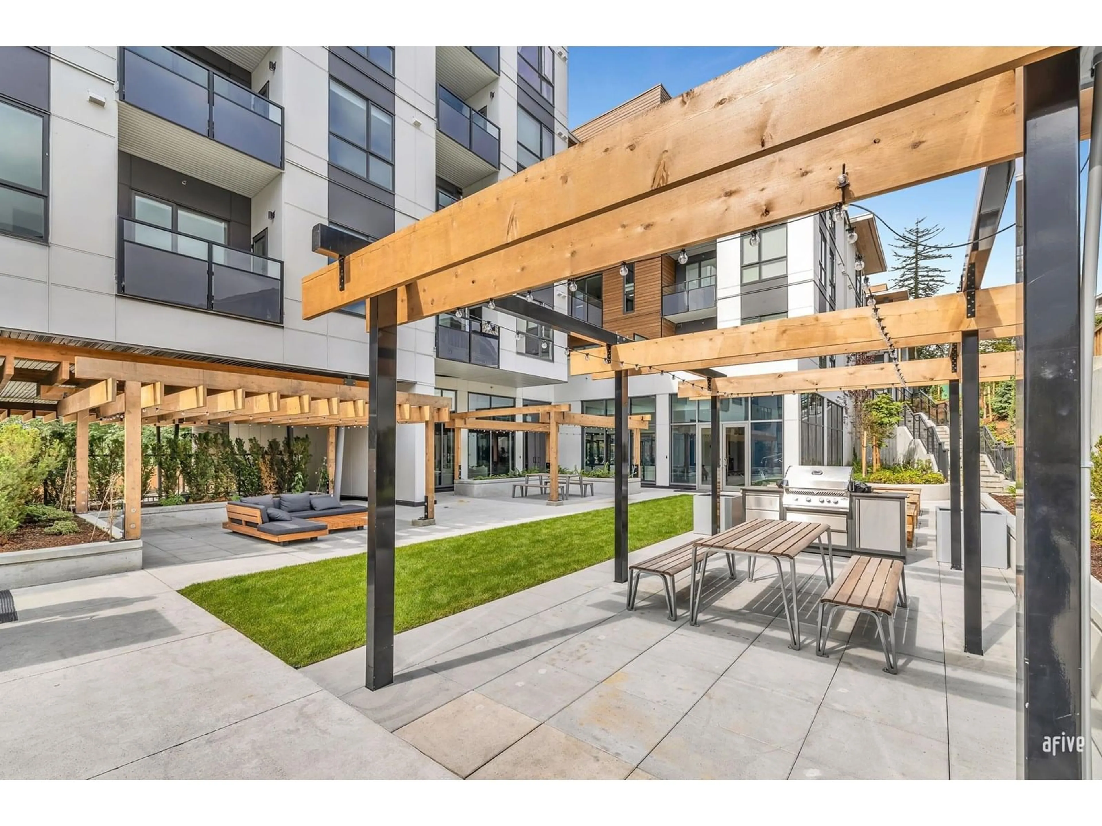 Patio, unknown for 401 - 6585 195A, Surrey British Columbia V4N6B5