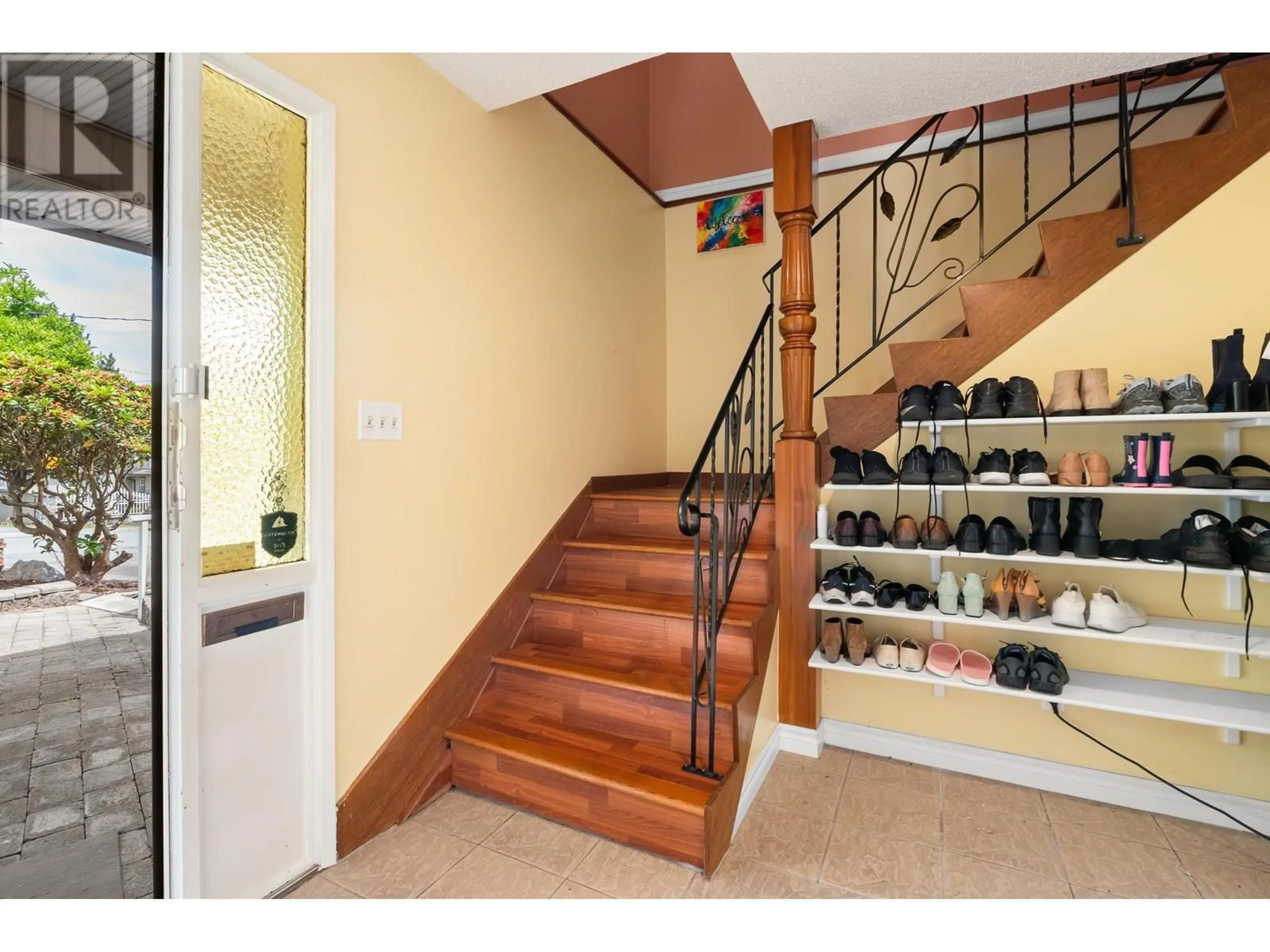 Unknown for 5540 LAUREL STREET, Burnaby British Columbia V5G1N2