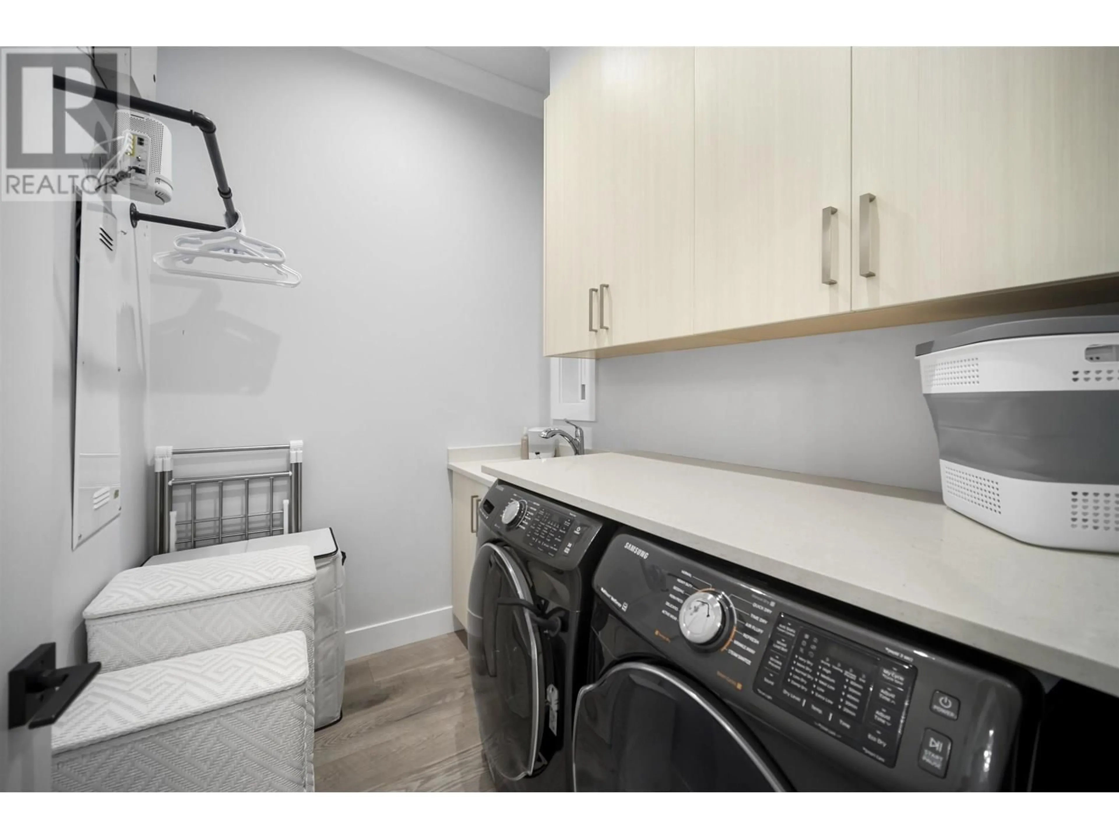 Laundry room for 6898 CARNEGIE STREET, Burnaby British Columbia V5B1Y5