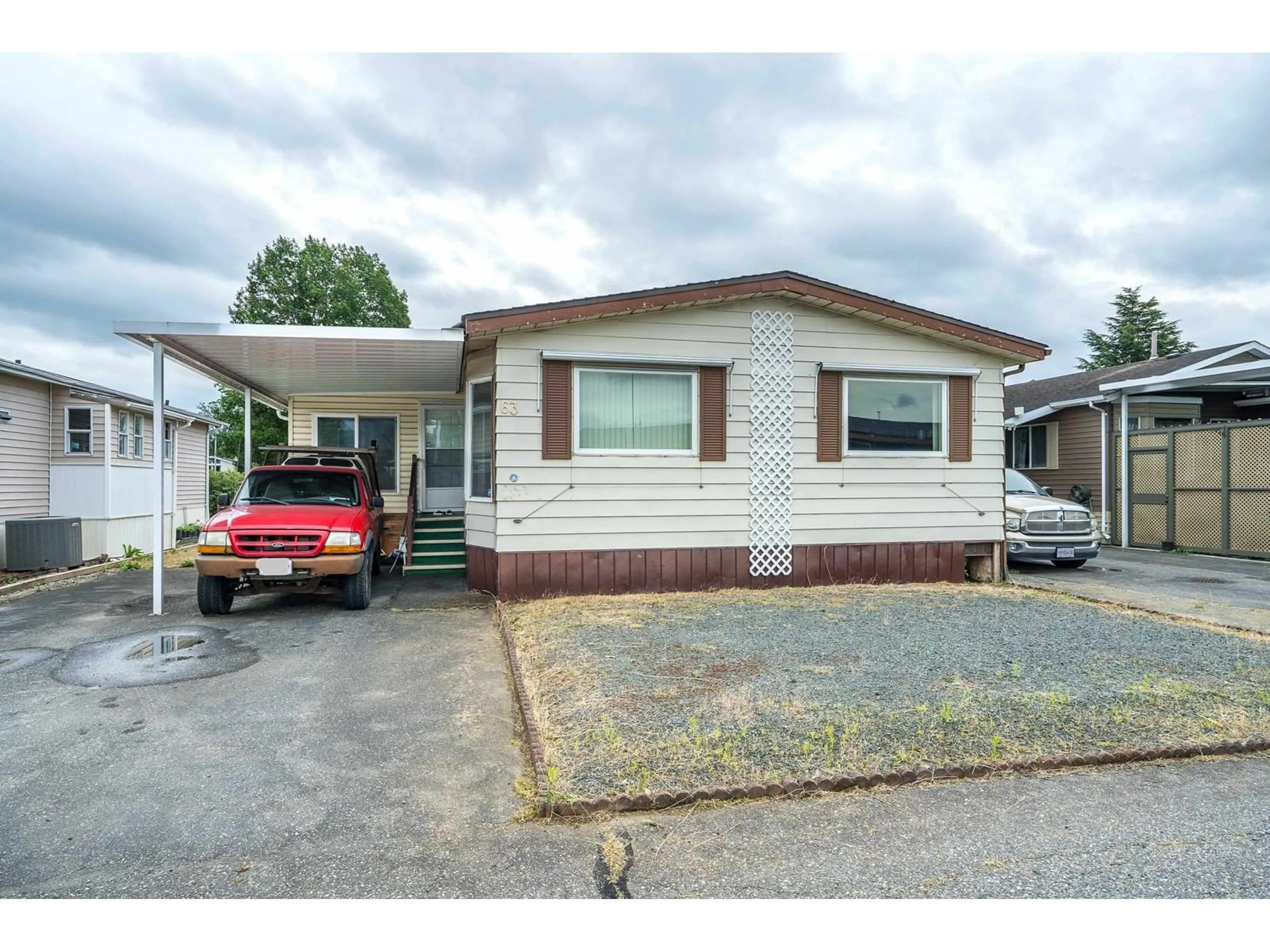 Home with vinyl exterior material, street for 63 - 9055 ASHWELL ROAD, Chilliwack British Columbia V2P7S6
