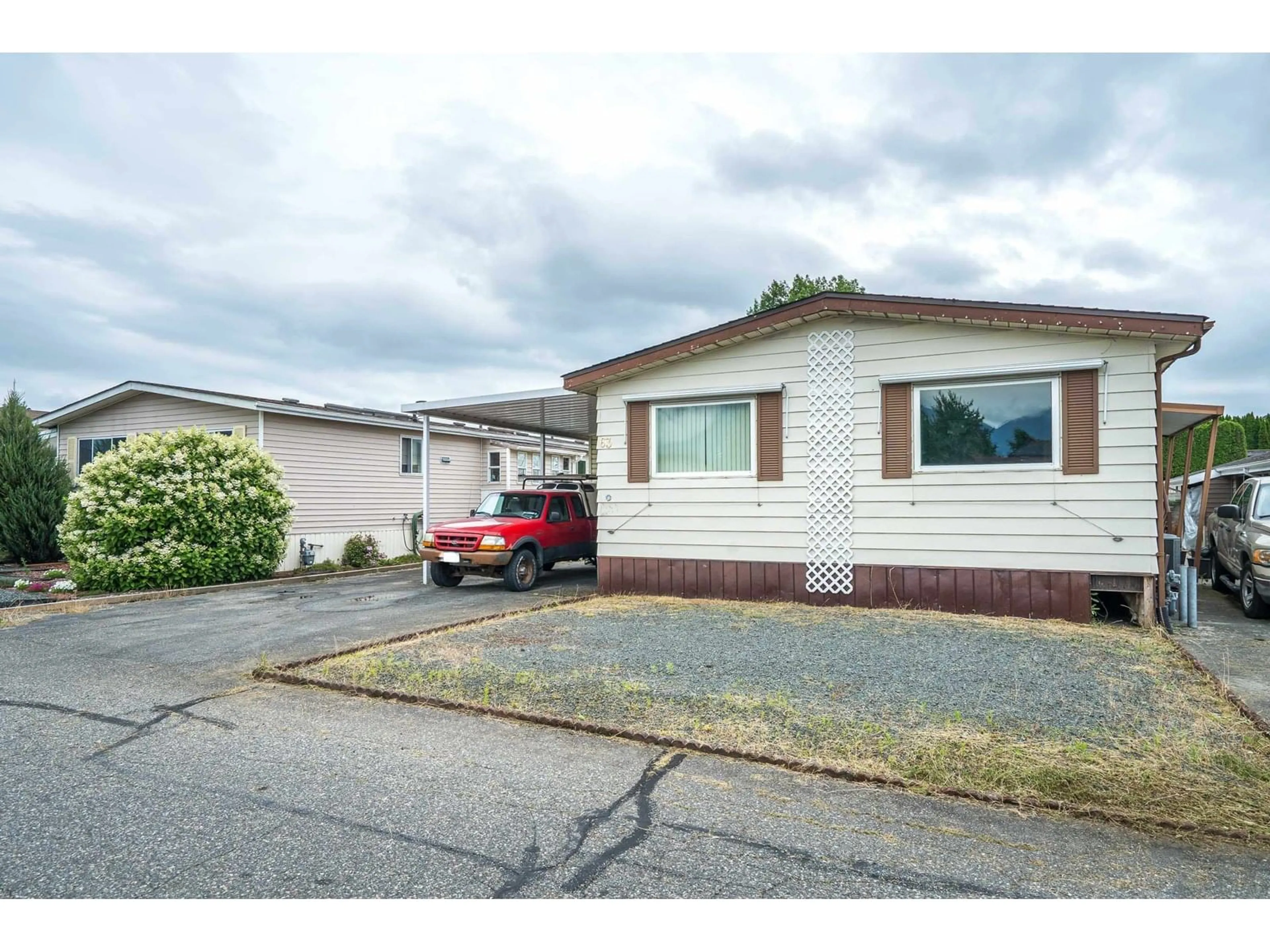 Home with vinyl exterior material, street for 63 - 9055 ASHWELL ROAD, Chilliwack British Columbia V2P7S6