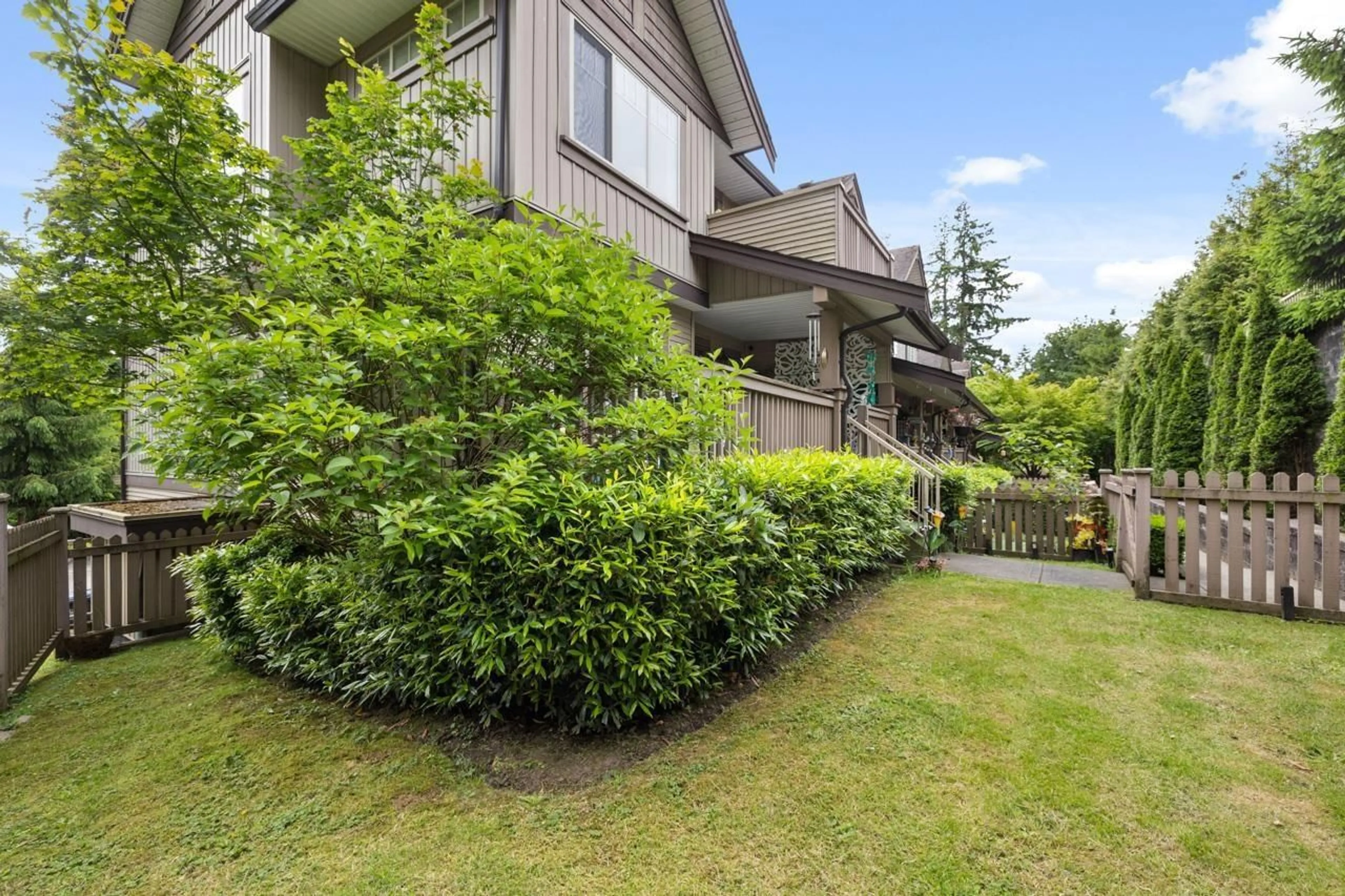 Patio, unknown for 9 - 6238 192, Surrey British Columbia V3S0S2