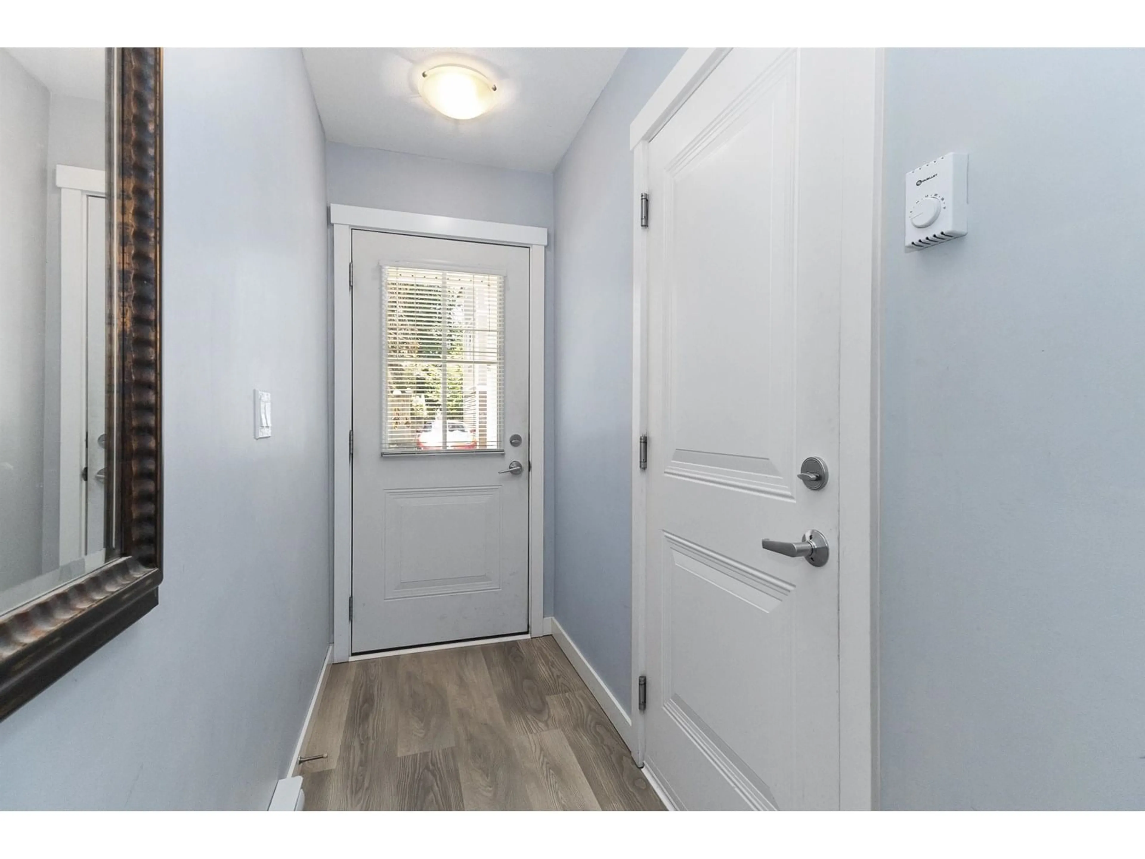 Indoor entryway for 50 - 31032 WESTRIDGE, Abbotsford British Columbia V2T0C6