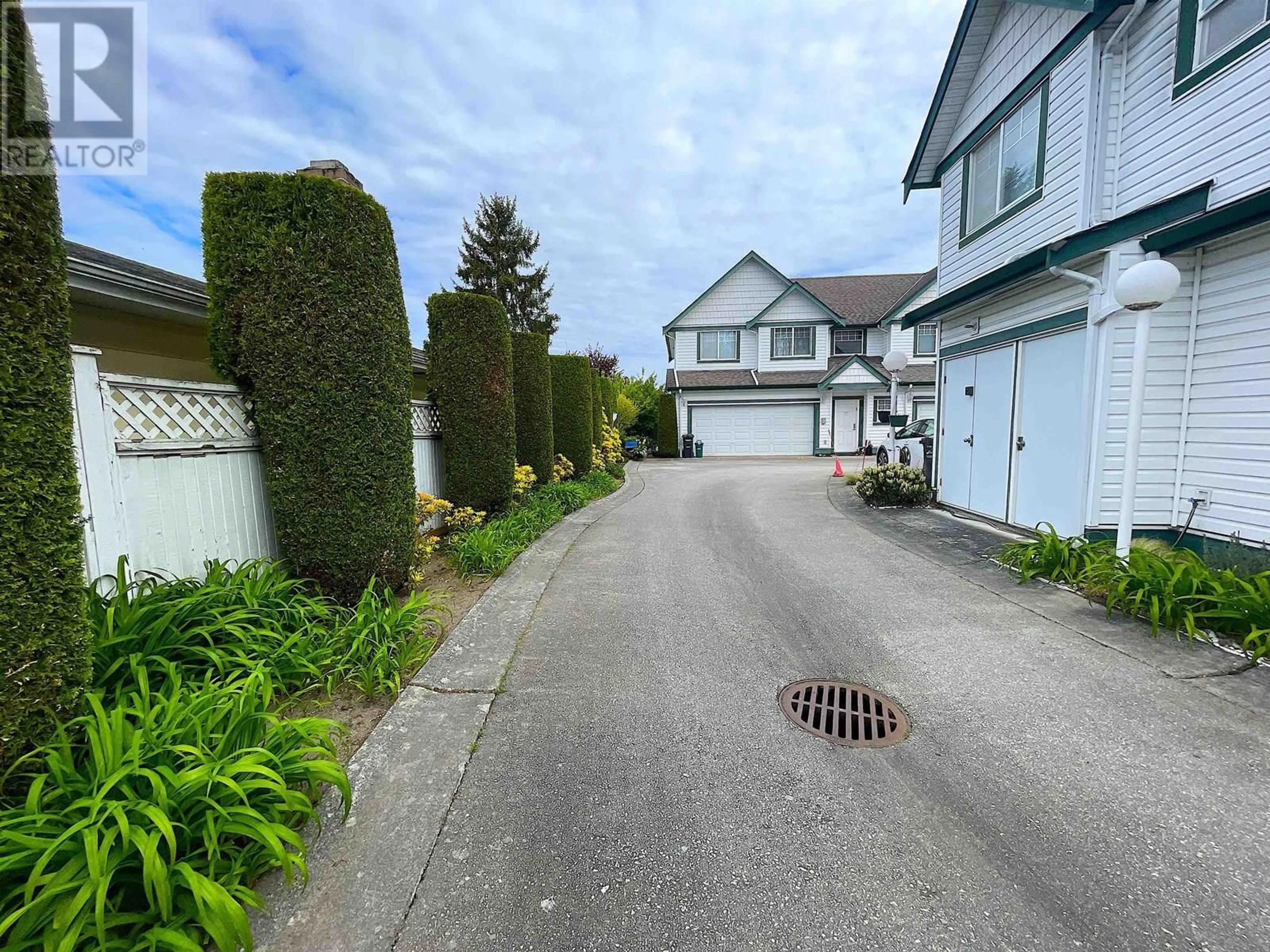 A pic from outside/outdoor area/front of a property/back of a property/a pic from drone, street for 8 - 9893 FRANCIS ROAD, Richmond British Columbia V6Y3B3