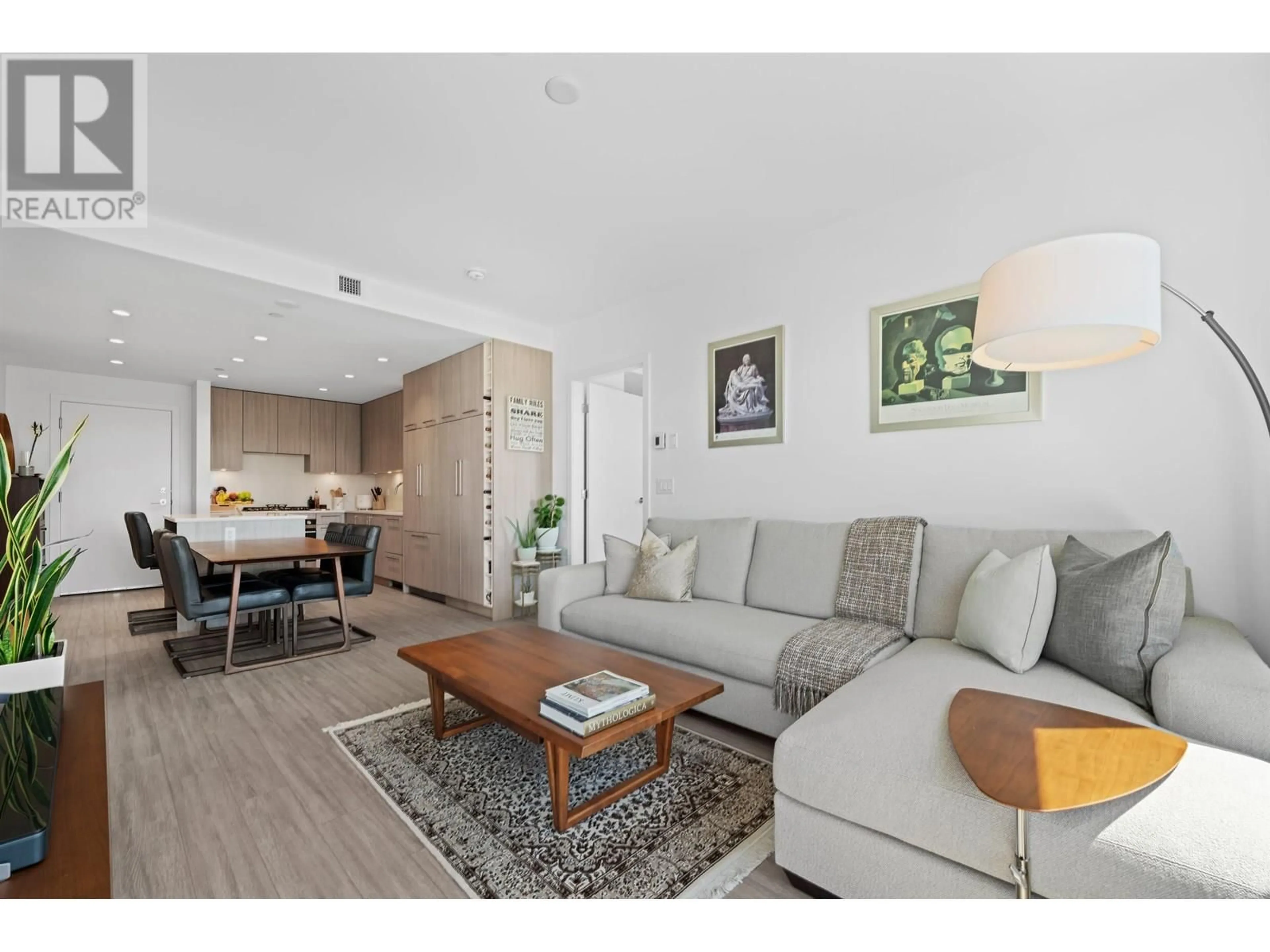 Living room with furniture, unknown for 305 - 747 E 3RD STREET, North Vancouver British Columbia V7L1G8