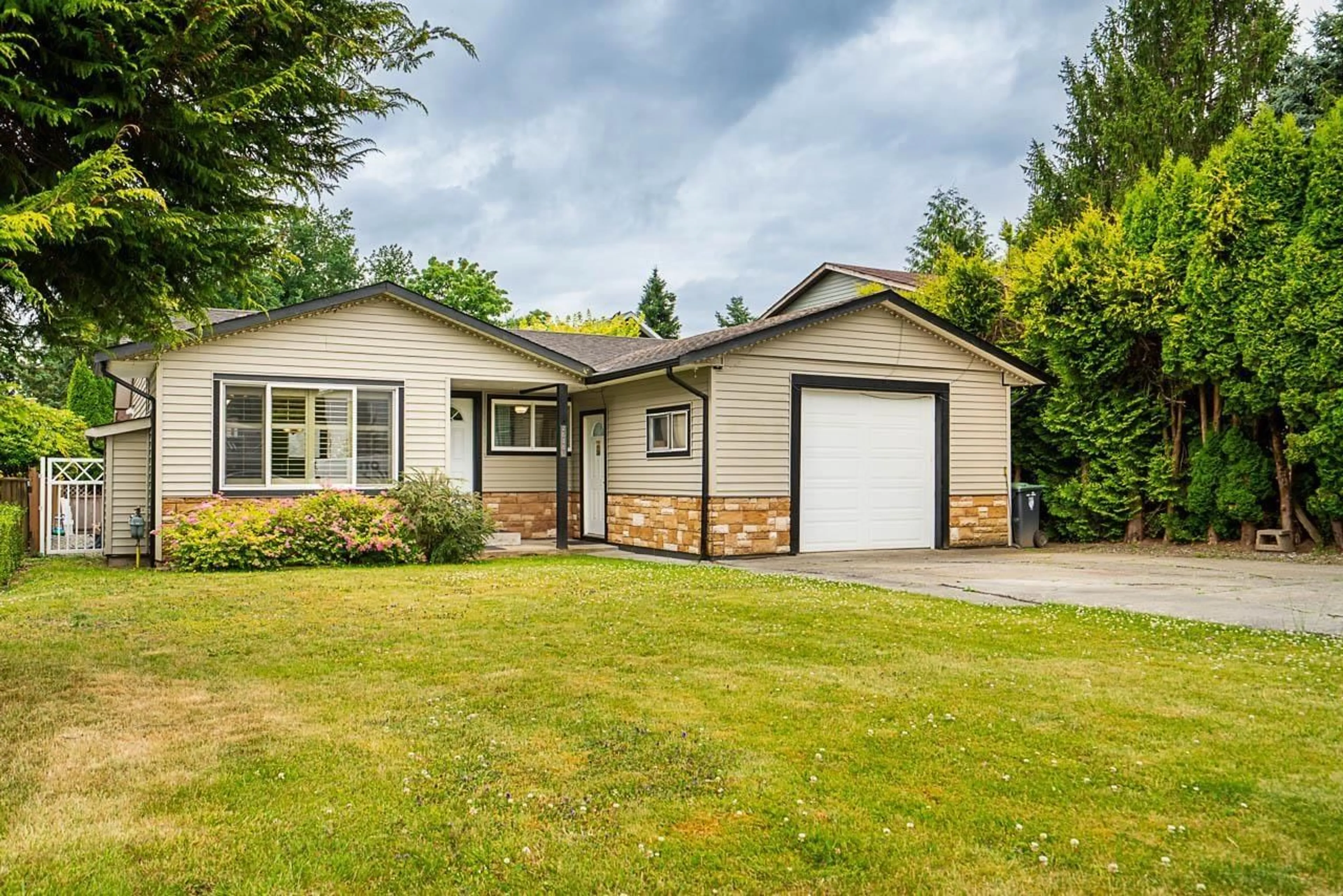 Home with vinyl exterior material, street for 26440 28A, Langley British Columbia V4W3A8
