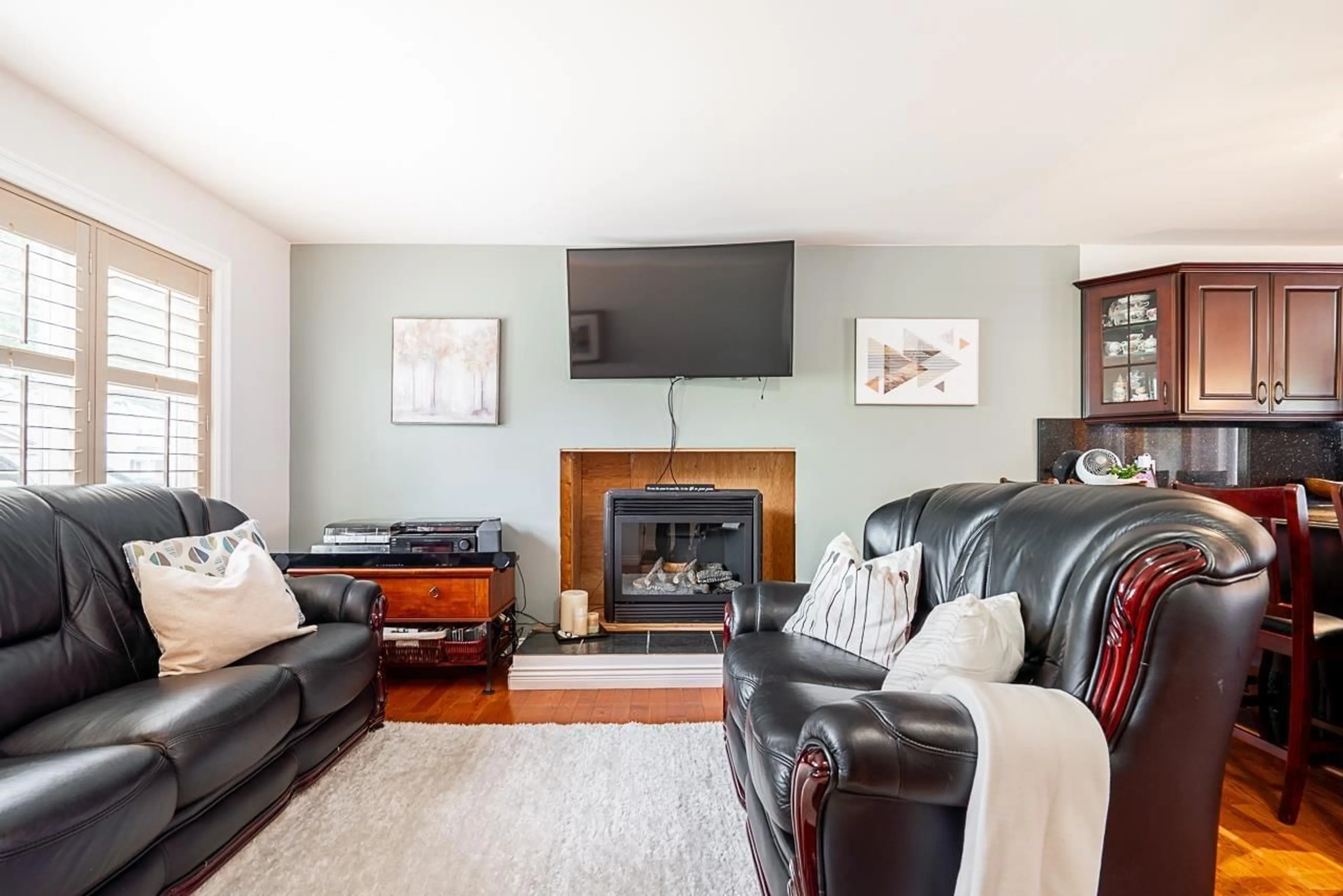 Living room with furniture, unknown for 26440 28A, Langley British Columbia V4W3A8