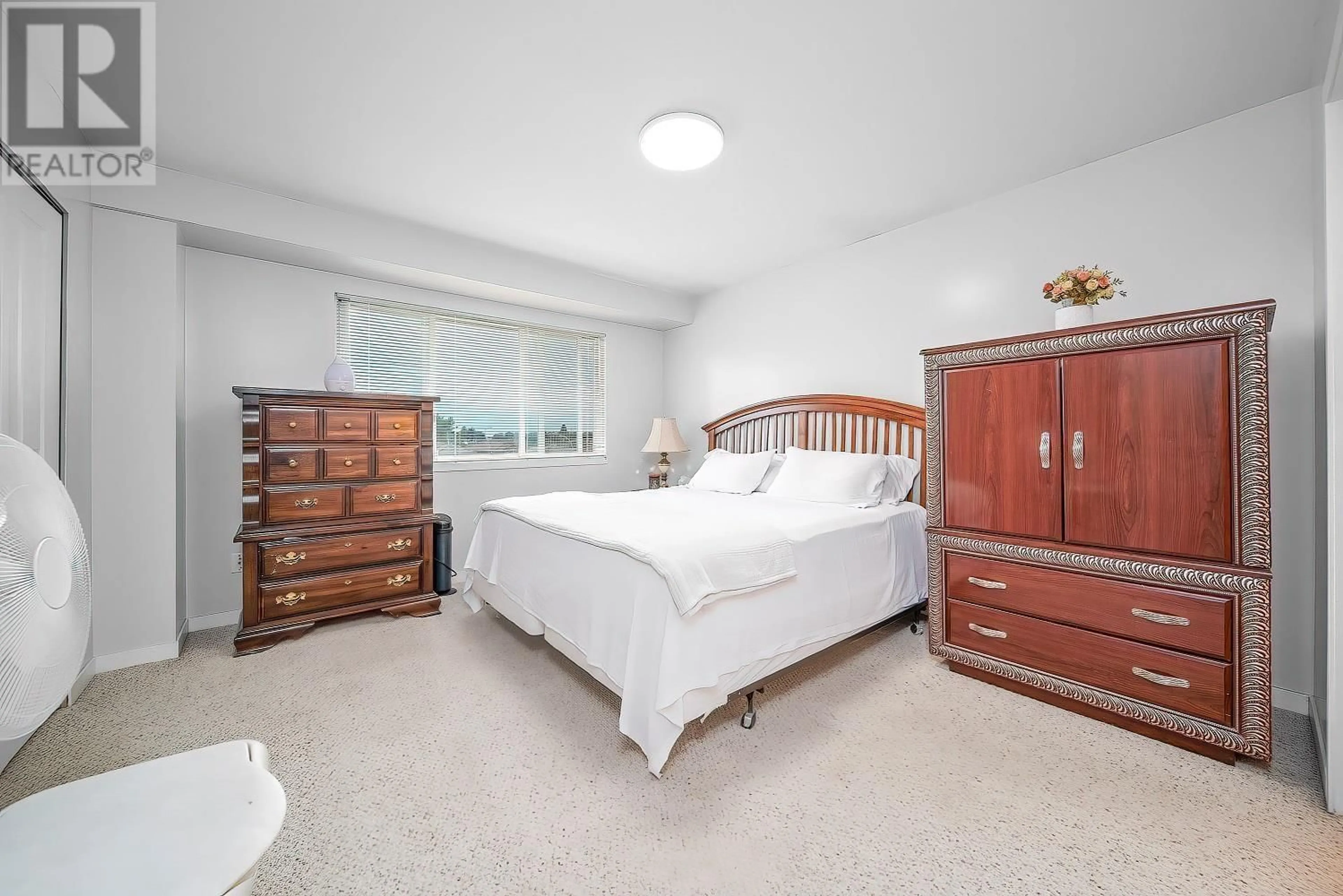 Bedroom with bed, unknown for 12 - 10651 ODLIN ROAD, Richmond British Columbia V6X1E3