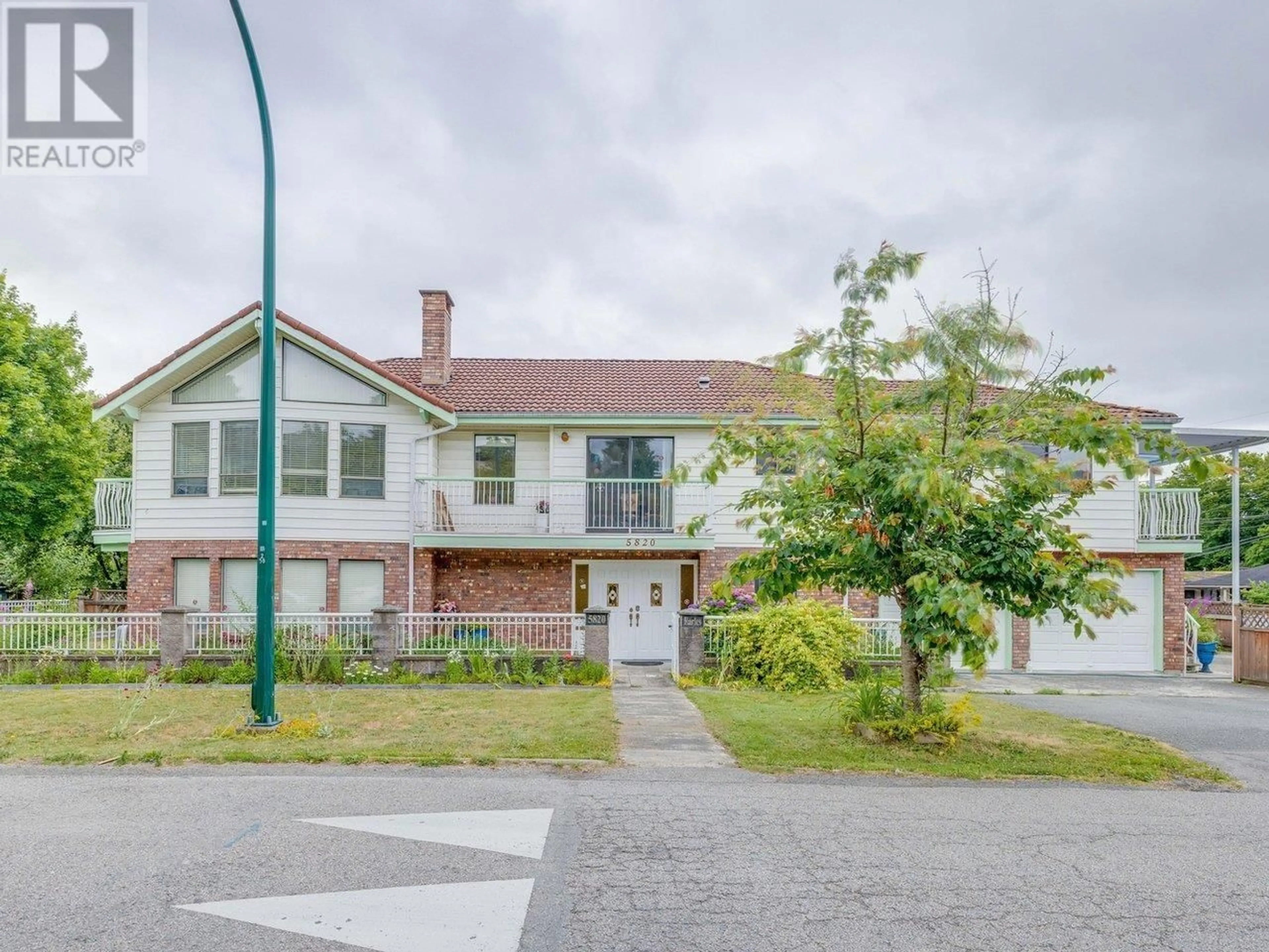 Unknown for 5820 EARLES STREET, Vancouver British Columbia V5R3S6