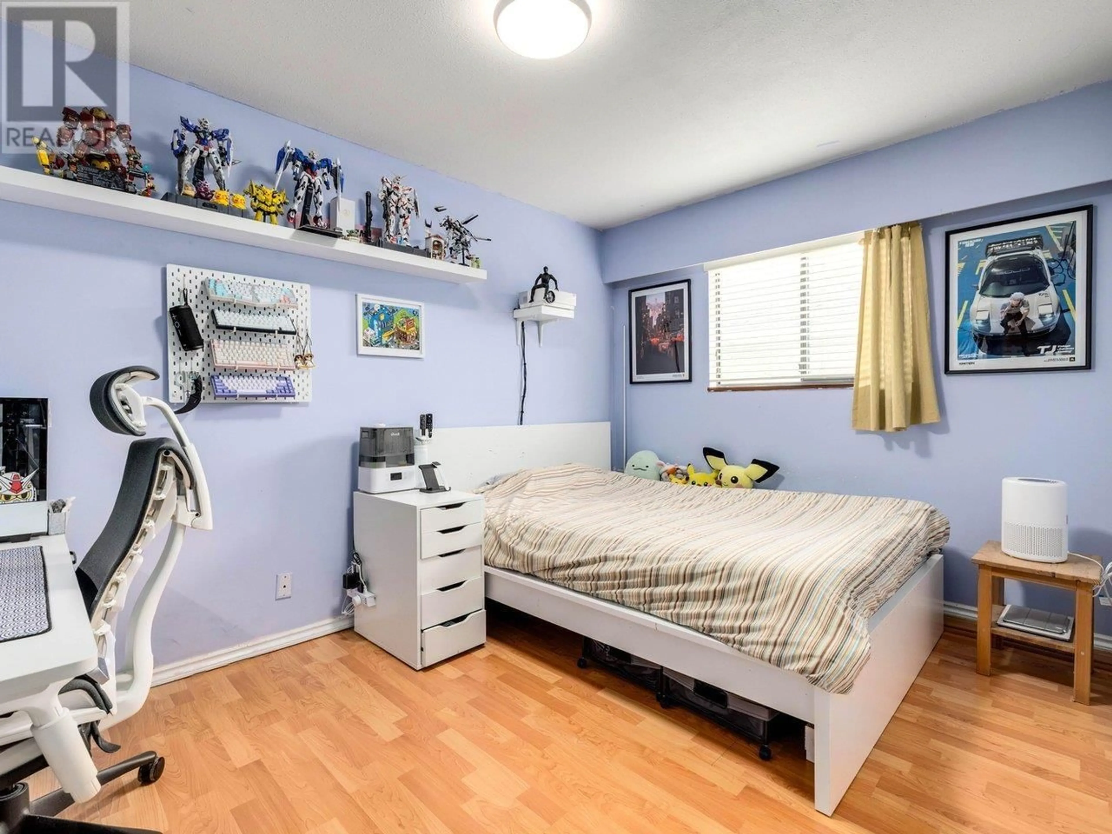 A pic of a room for 5820 EARLES STREET, Vancouver British Columbia V5R3S6