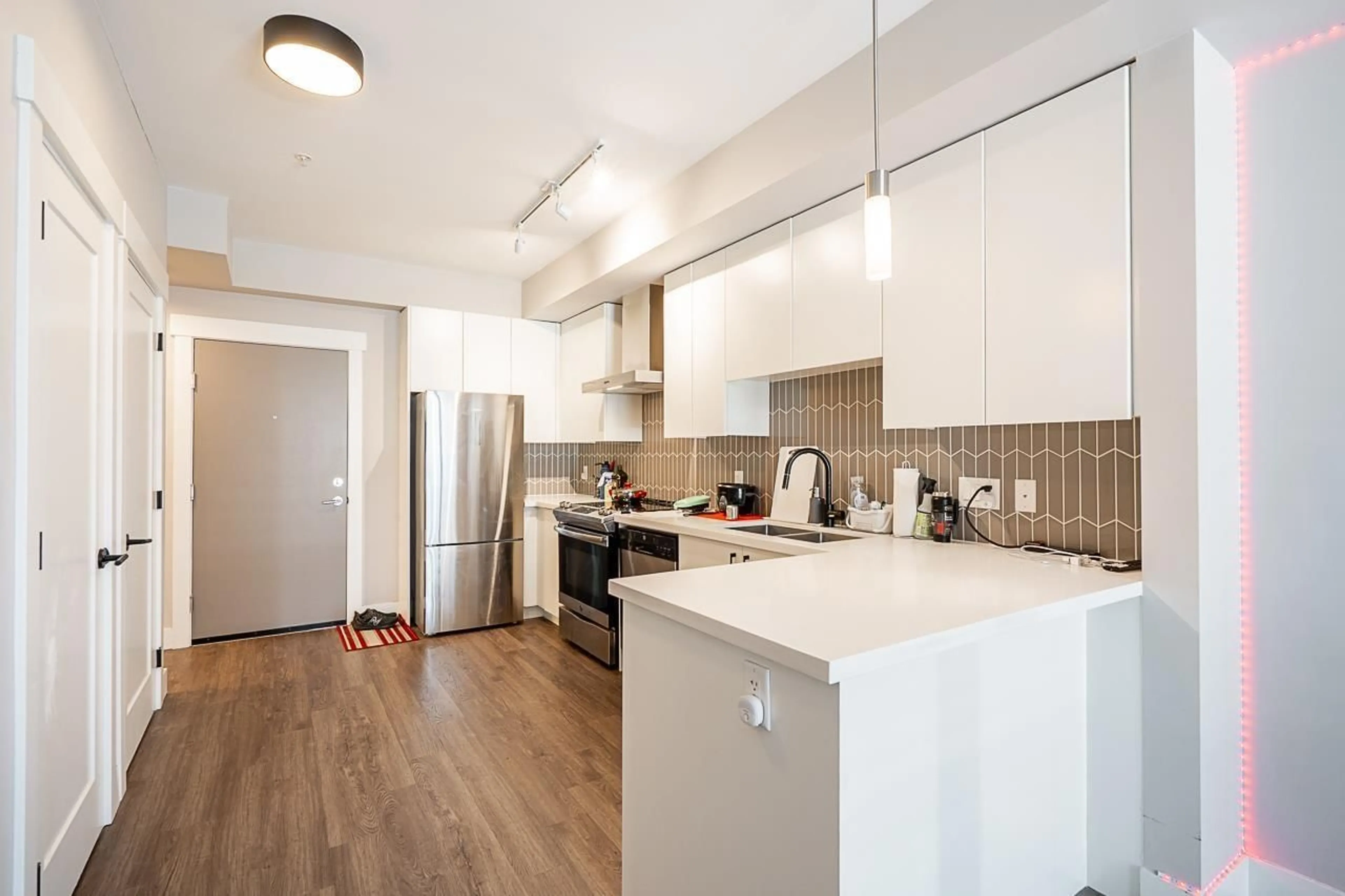 Standard kitchen, unknown for A114 - 20838 78B, Langley British Columbia V2Y3M1