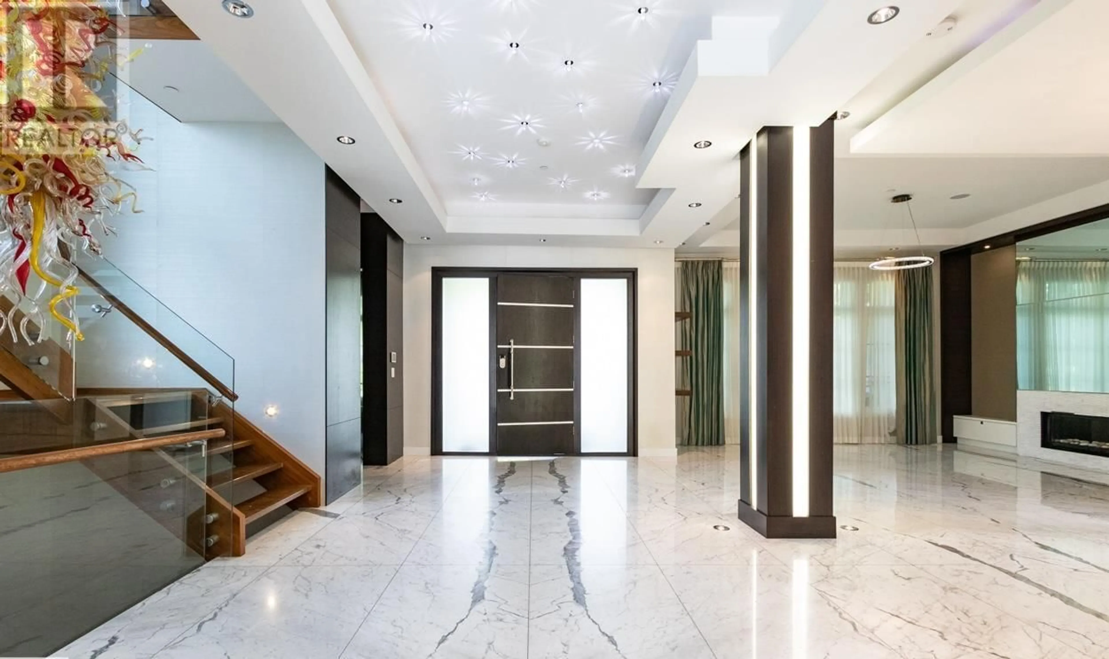 Indoor foyer for 1542 28TH AVENUE, Vancouver British Columbia V6J2Y5