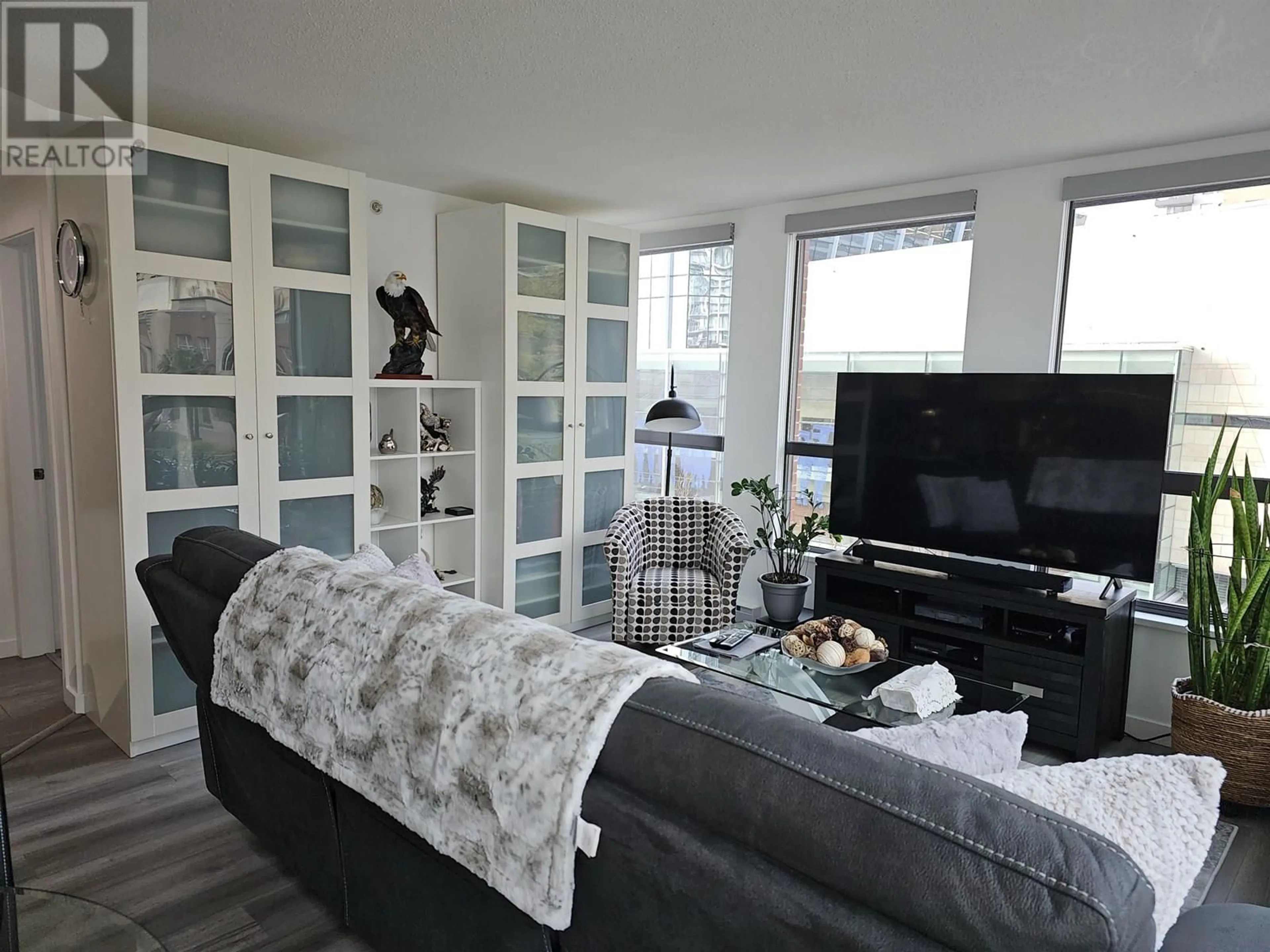 Living room with furniture, unknown for 404 - 14 BEGBIE STREET, New Westminster British Columbia V3M0C4