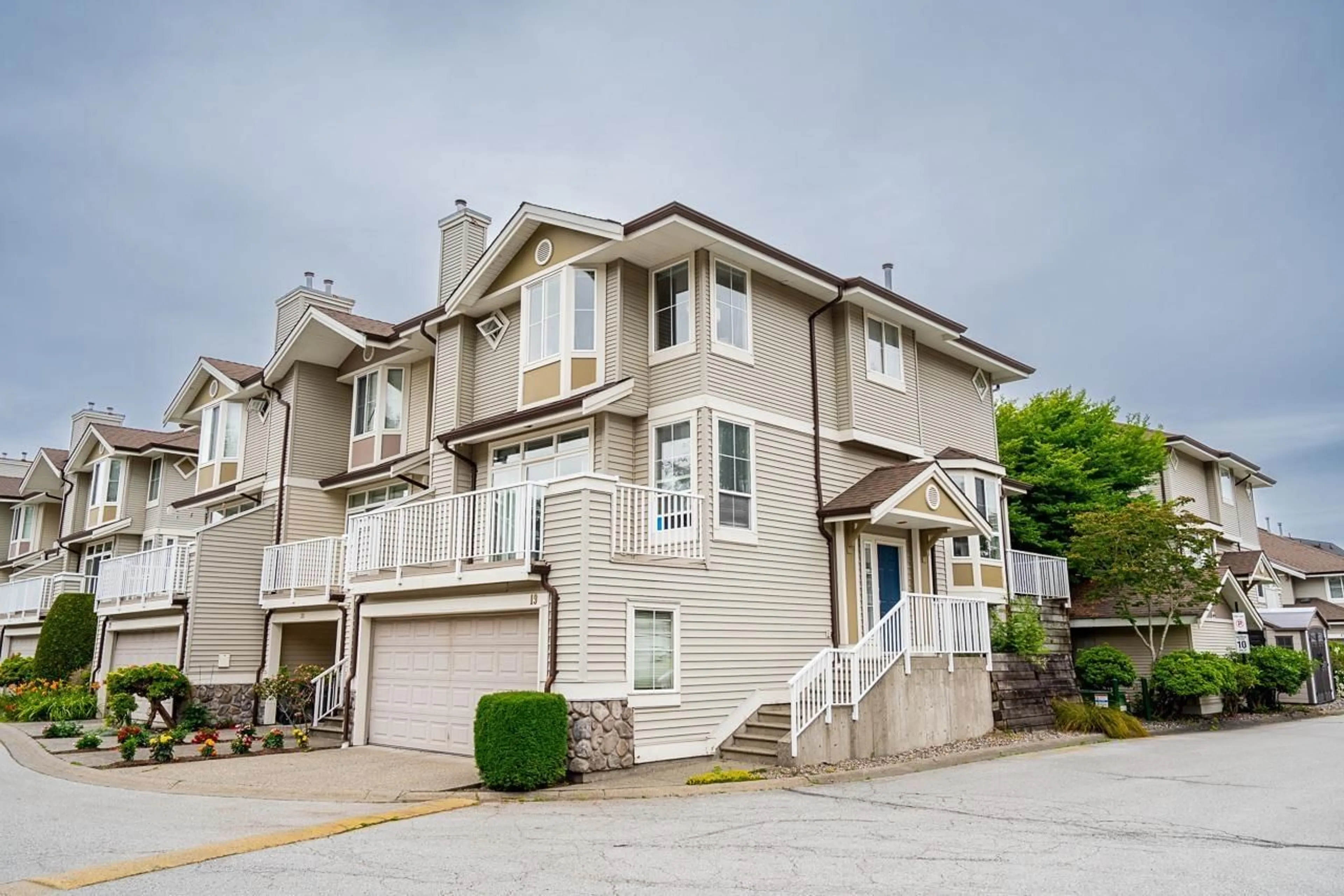 Home with vinyl exterior material, street for 19 - 6950 120, Surrey British Columbia V3W3M7