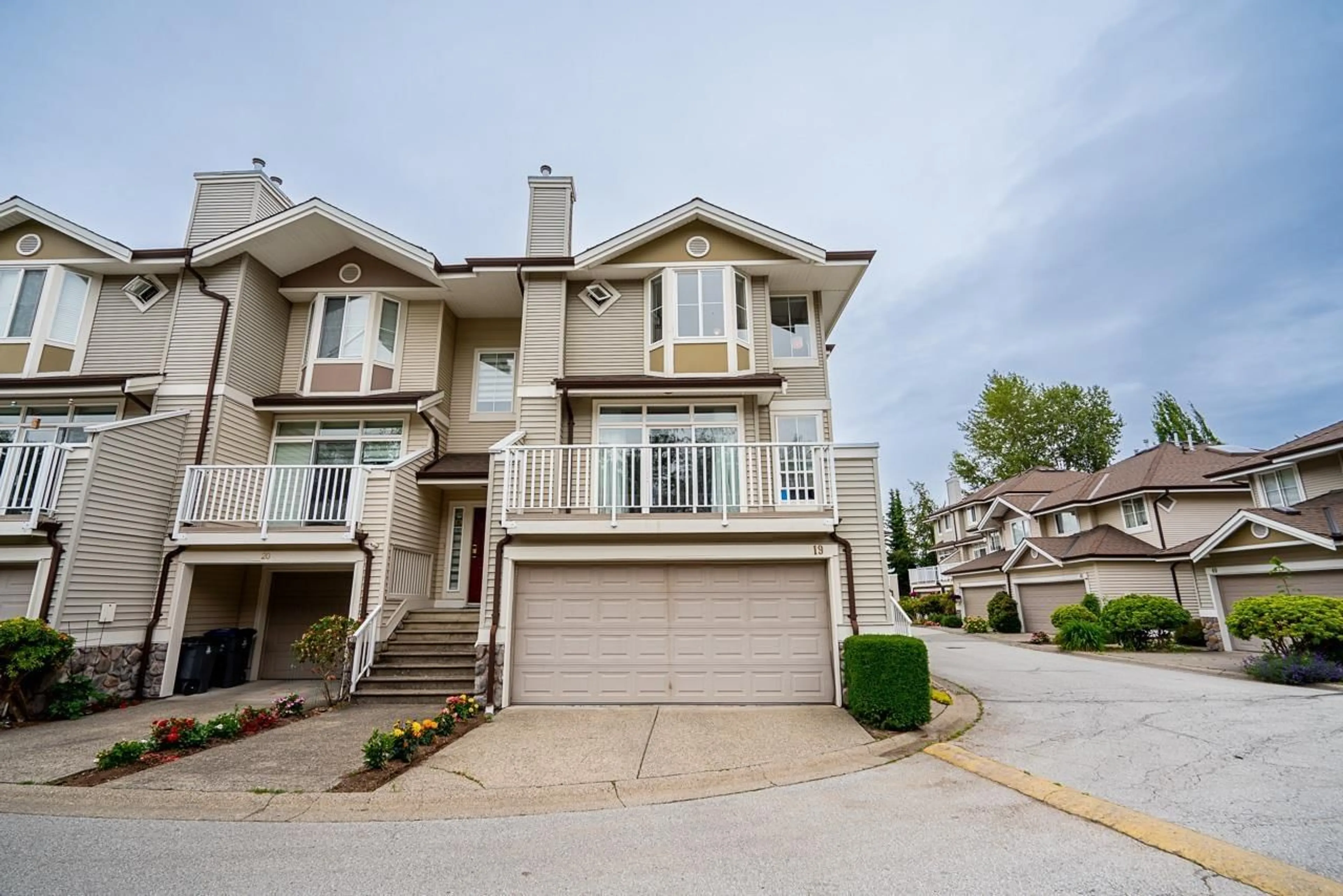Home with vinyl exterior material, street for 19 - 6950 120, Surrey British Columbia V3W3M7