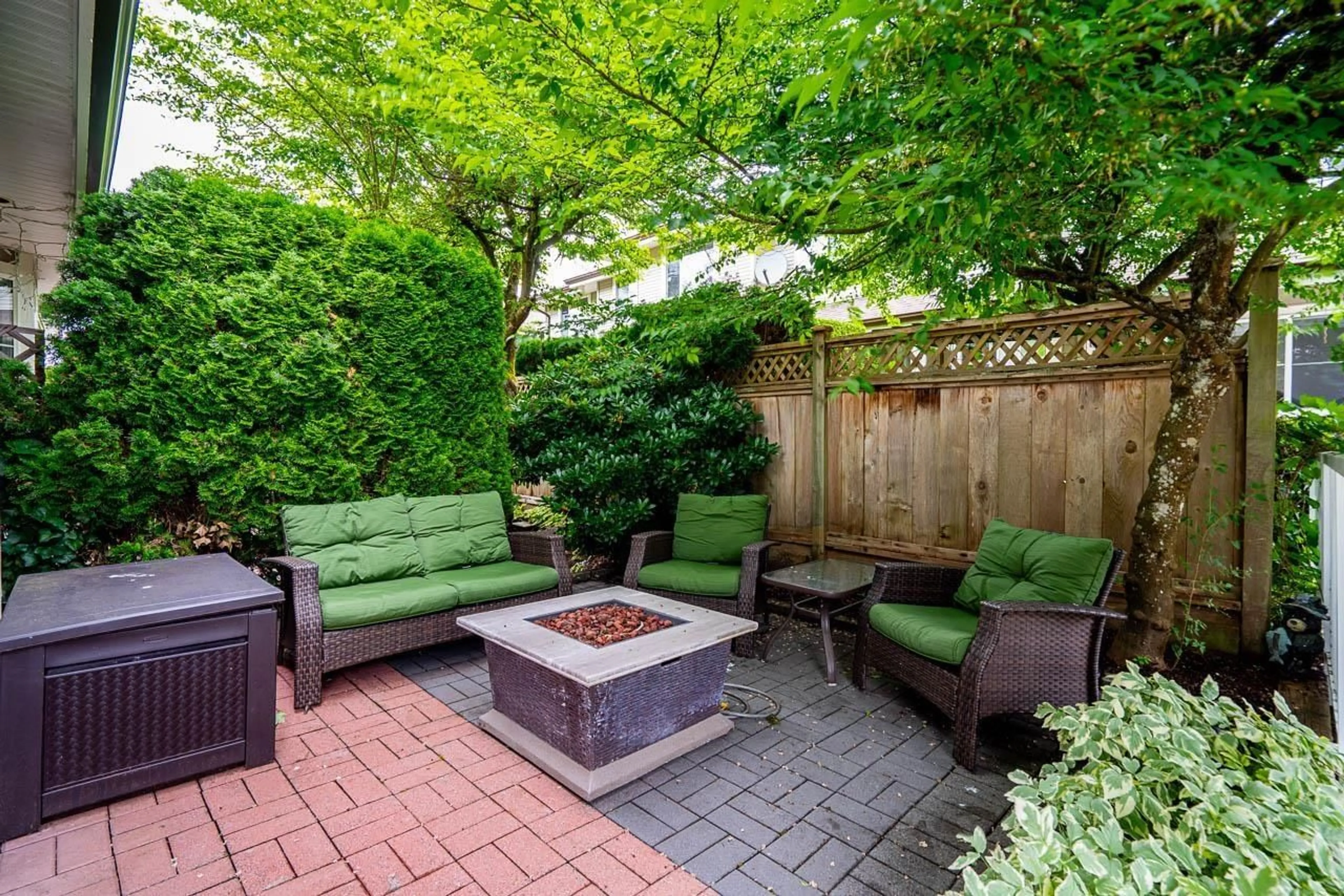 Patio, street for 19 - 6950 120, Surrey British Columbia V3W3M7