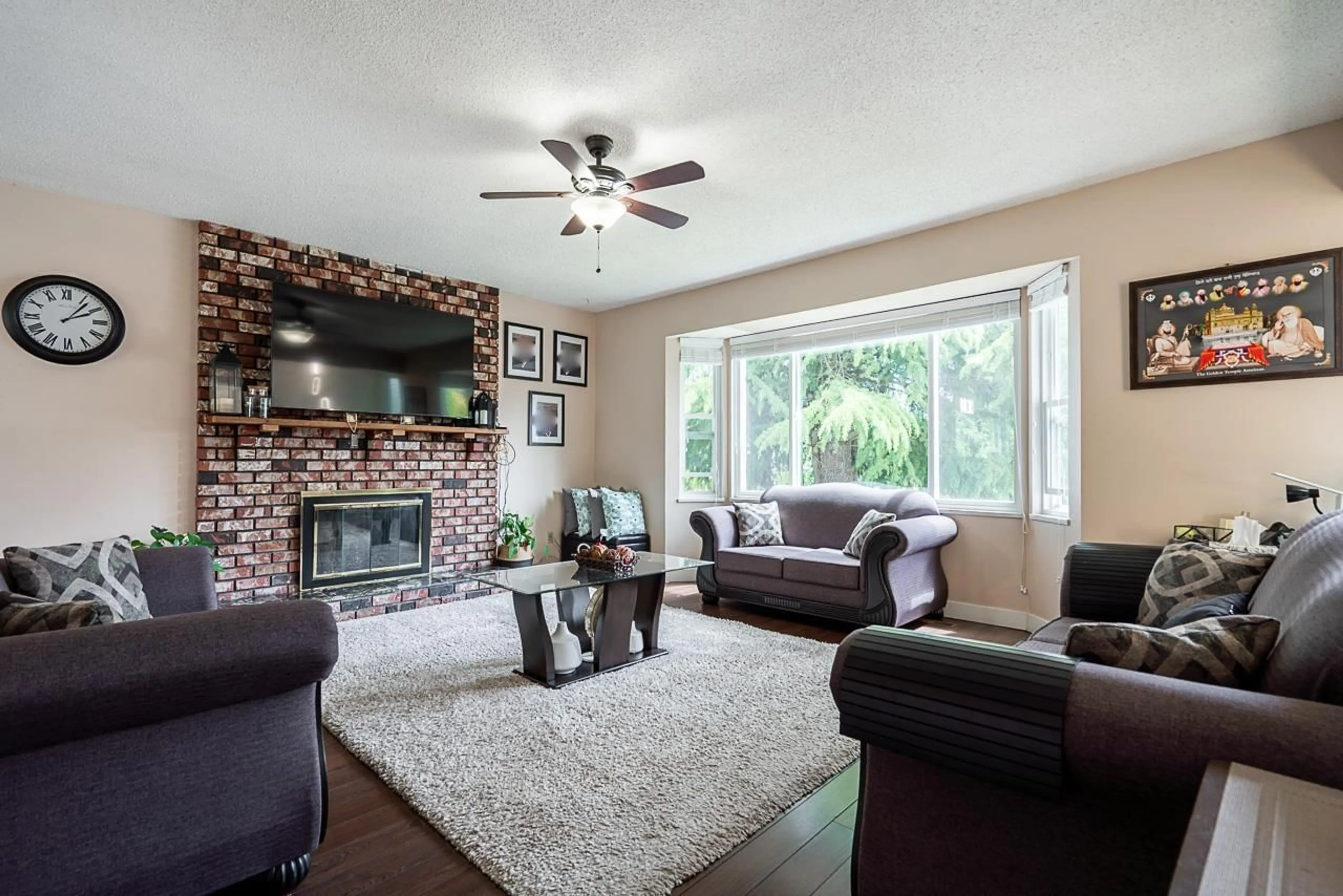 Living room with furniture, unknown for 12991 65A, Surrey British Columbia V3W7H6