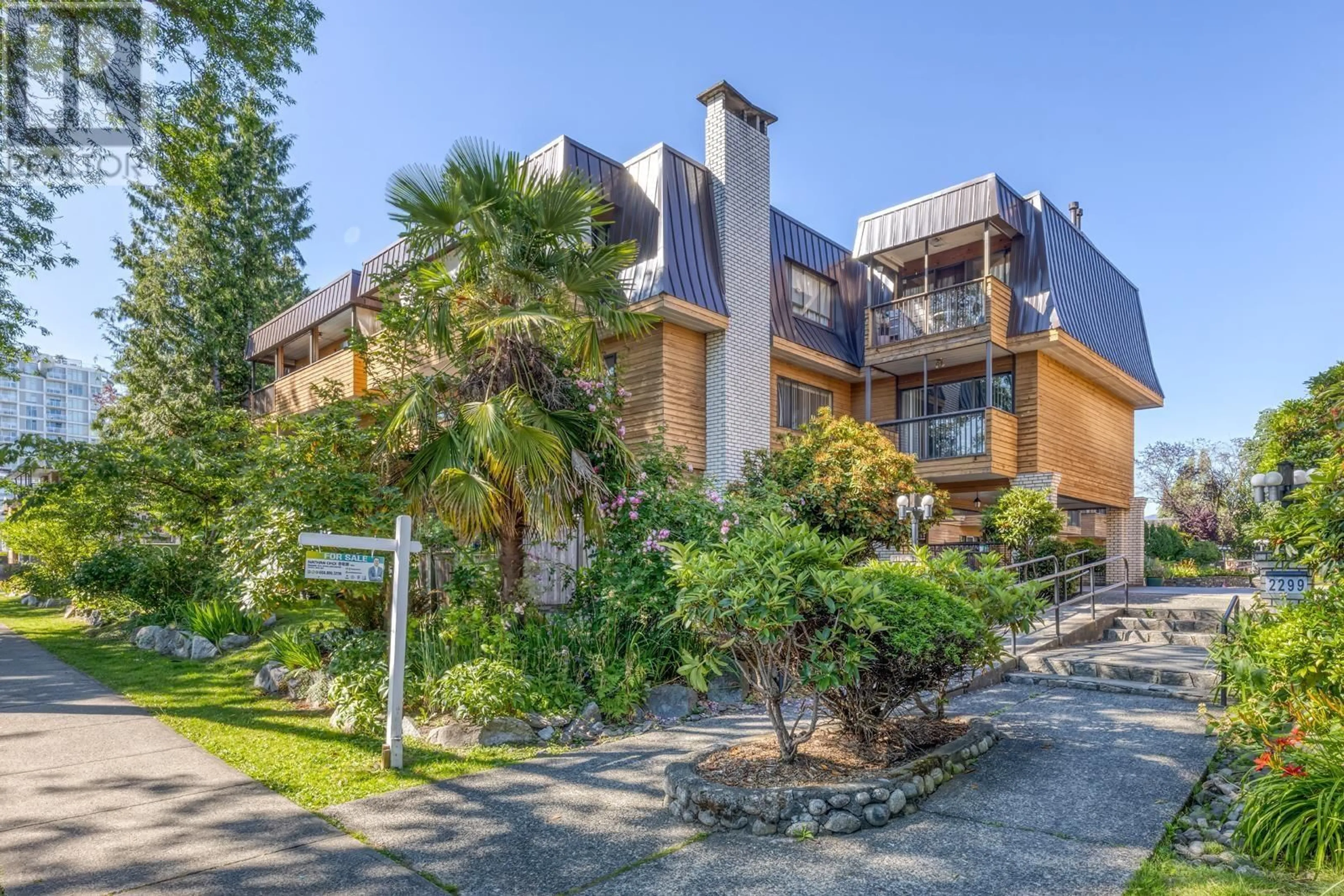 Unknown for 212 - 2277 30TH AVENUE, Vancouver British Columbia V5N5N1
