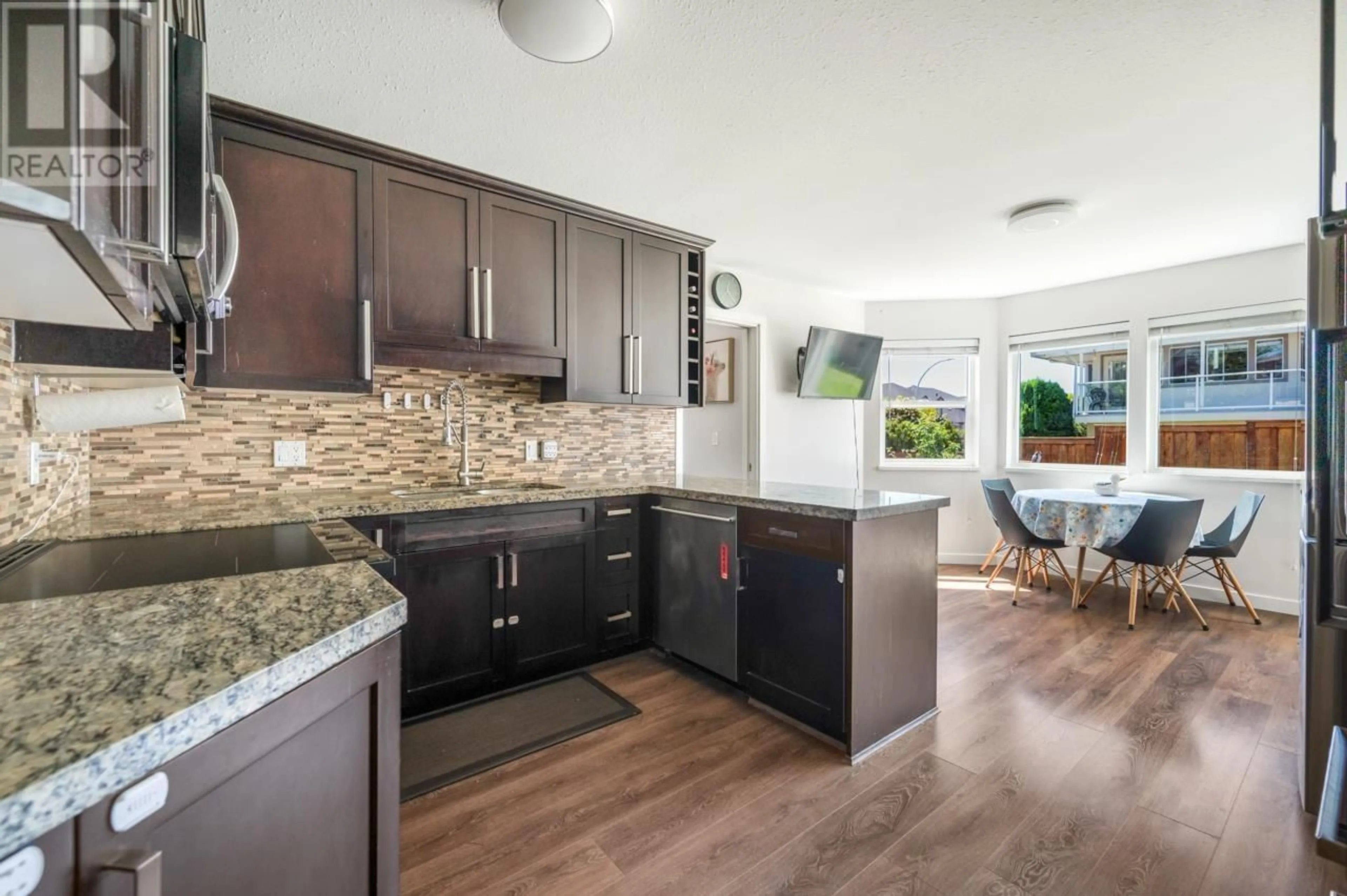 Open concept kitchen, ceramic/tile floor for 2618 FORTRESS DRIVE, Port Coquitlam British Columbia V3C6A9