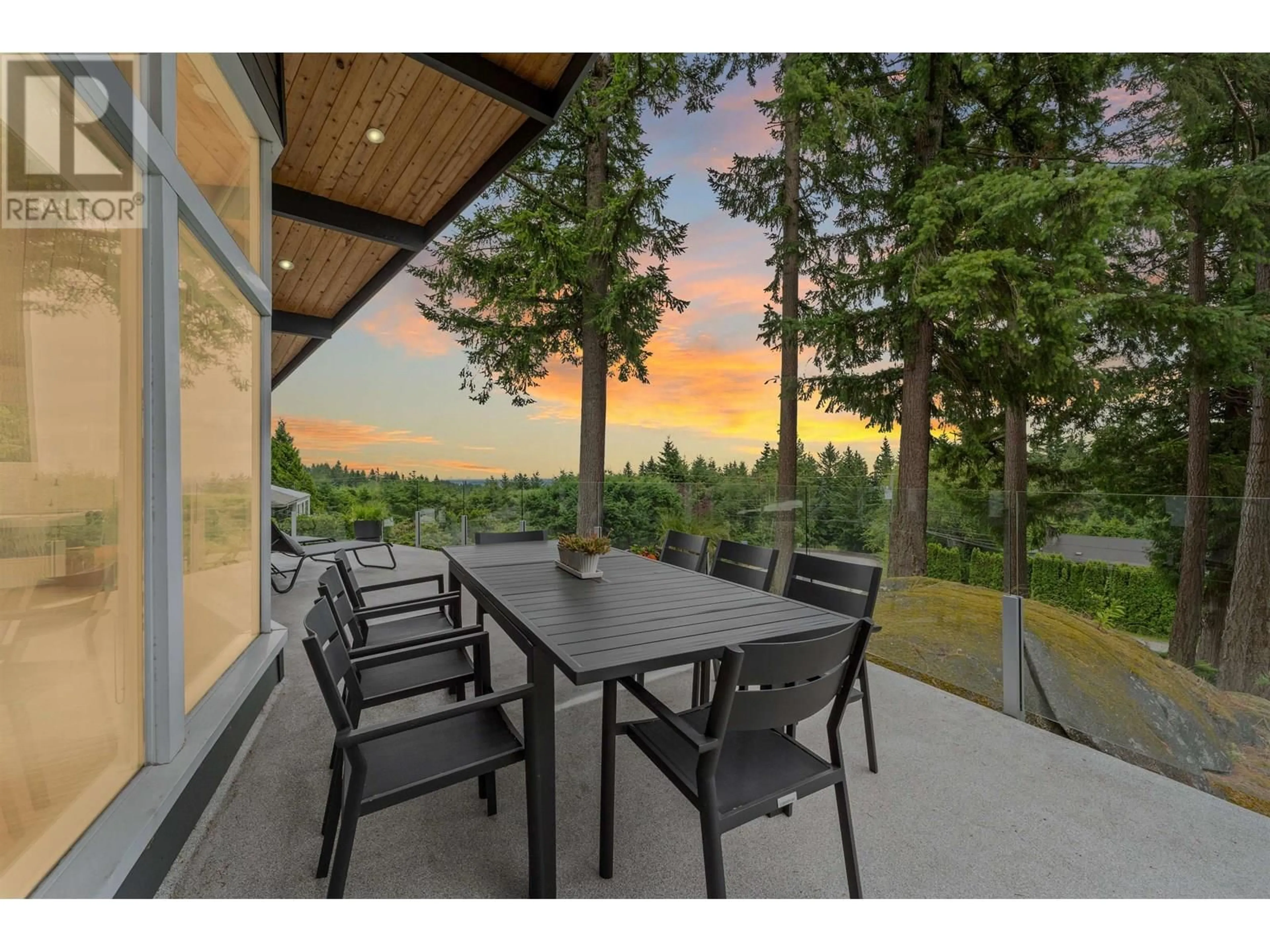 Patio, unknown for 4375 WOODCREST ROAD, West Vancouver British Columbia V7S2V9