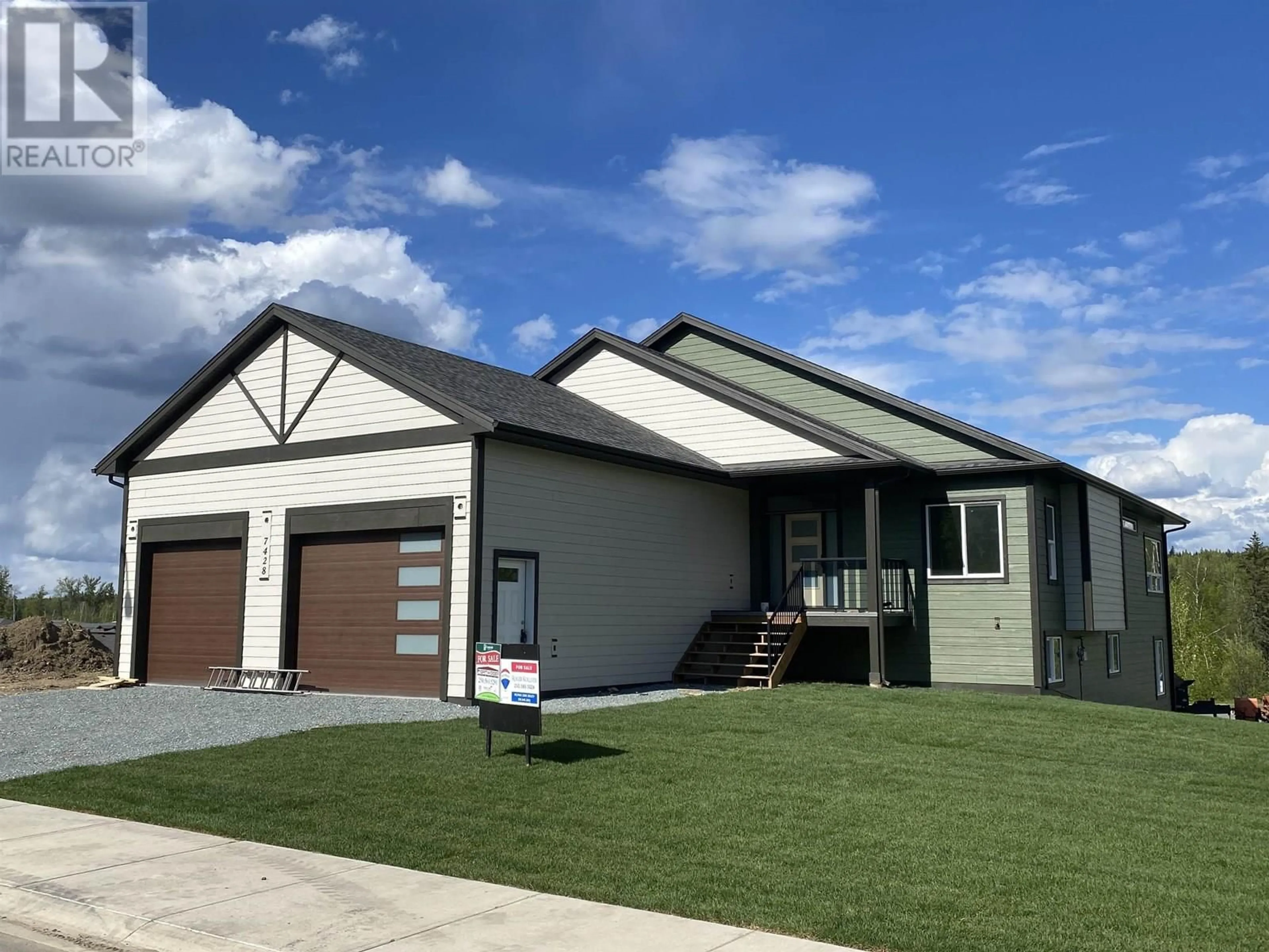 Home with vinyl exterior material, street for 7428 FOXRIDGE AVENUE, Prince George British Columbia V2N0H2