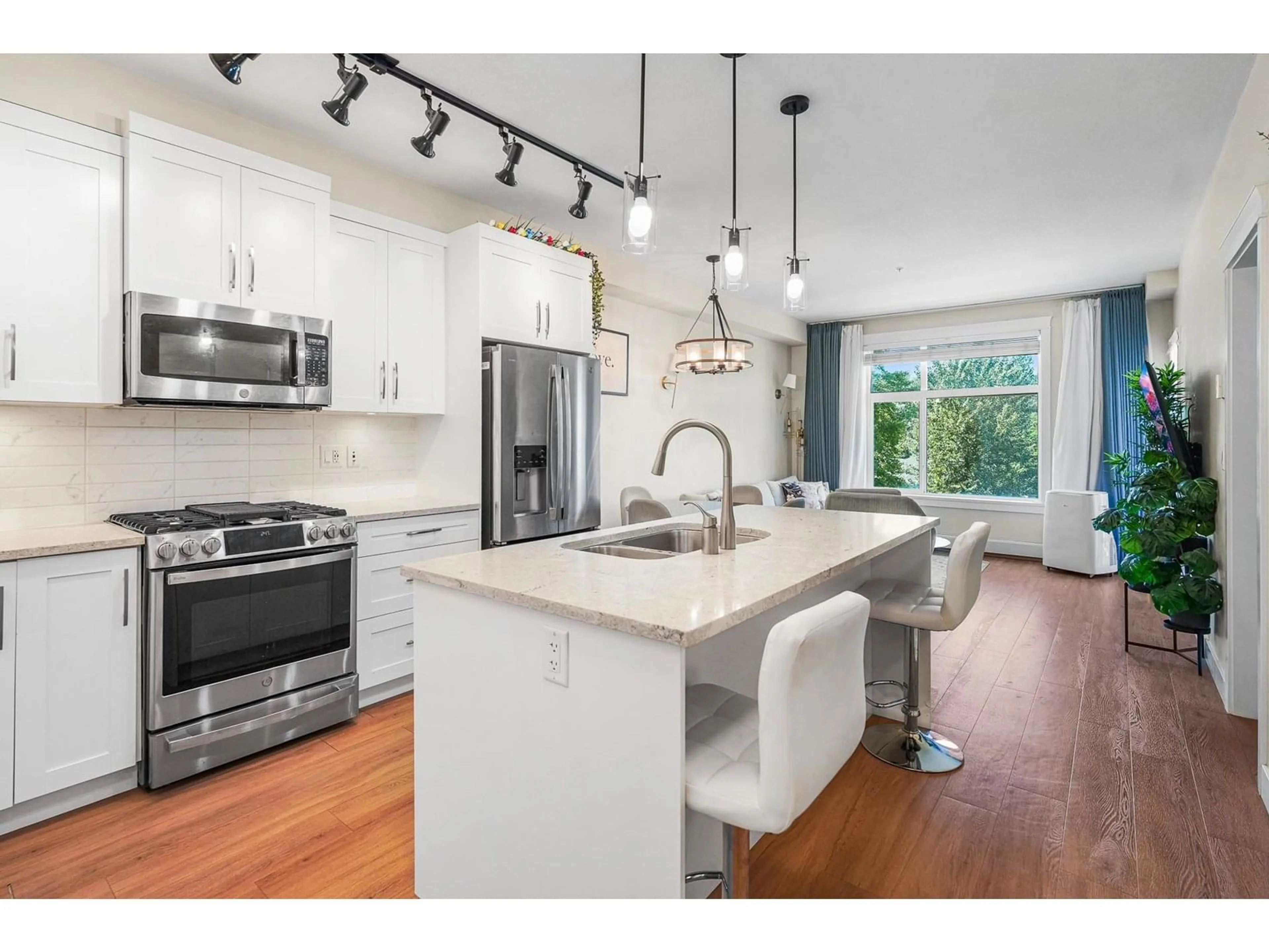Open concept kitchen, unknown for 415 - 11077 RAVINE, Surrey British Columbia V3T0R7