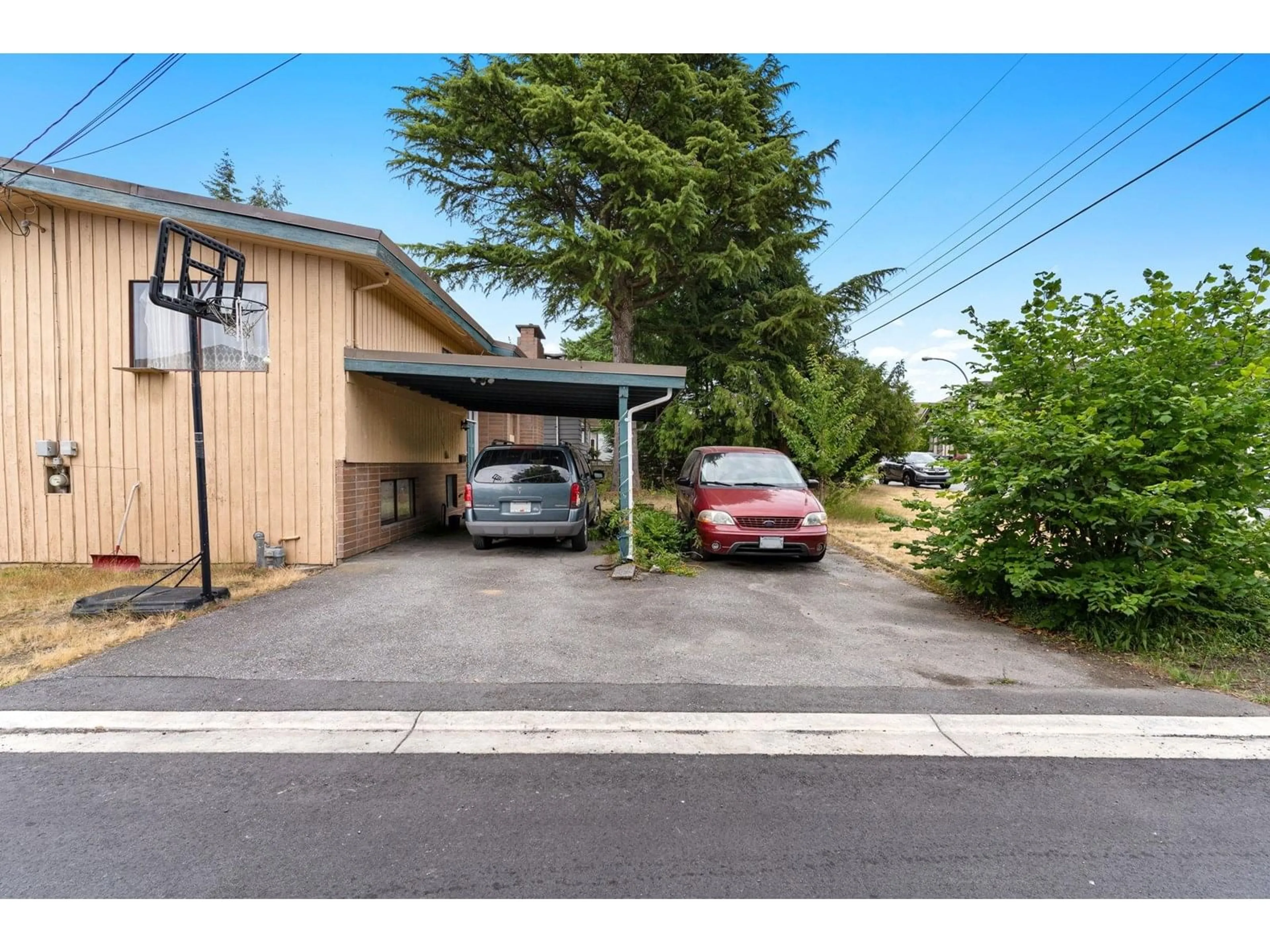 Indoor garage for 14635 59A, Surrey British Columbia V3S1P9
