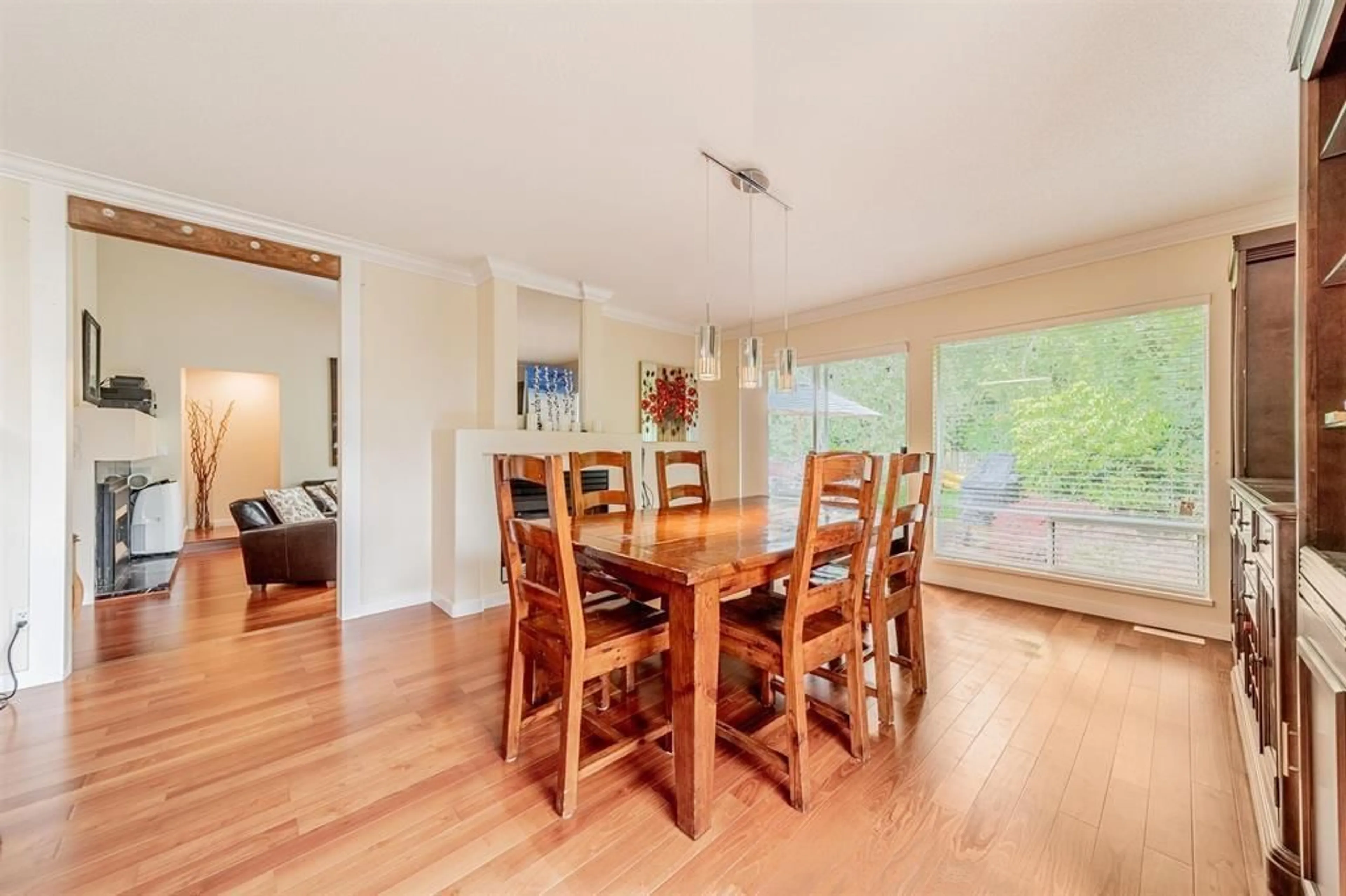 Dining room, wood/laminate floor for 14636 18, Surrey British Columbia V4A7R3