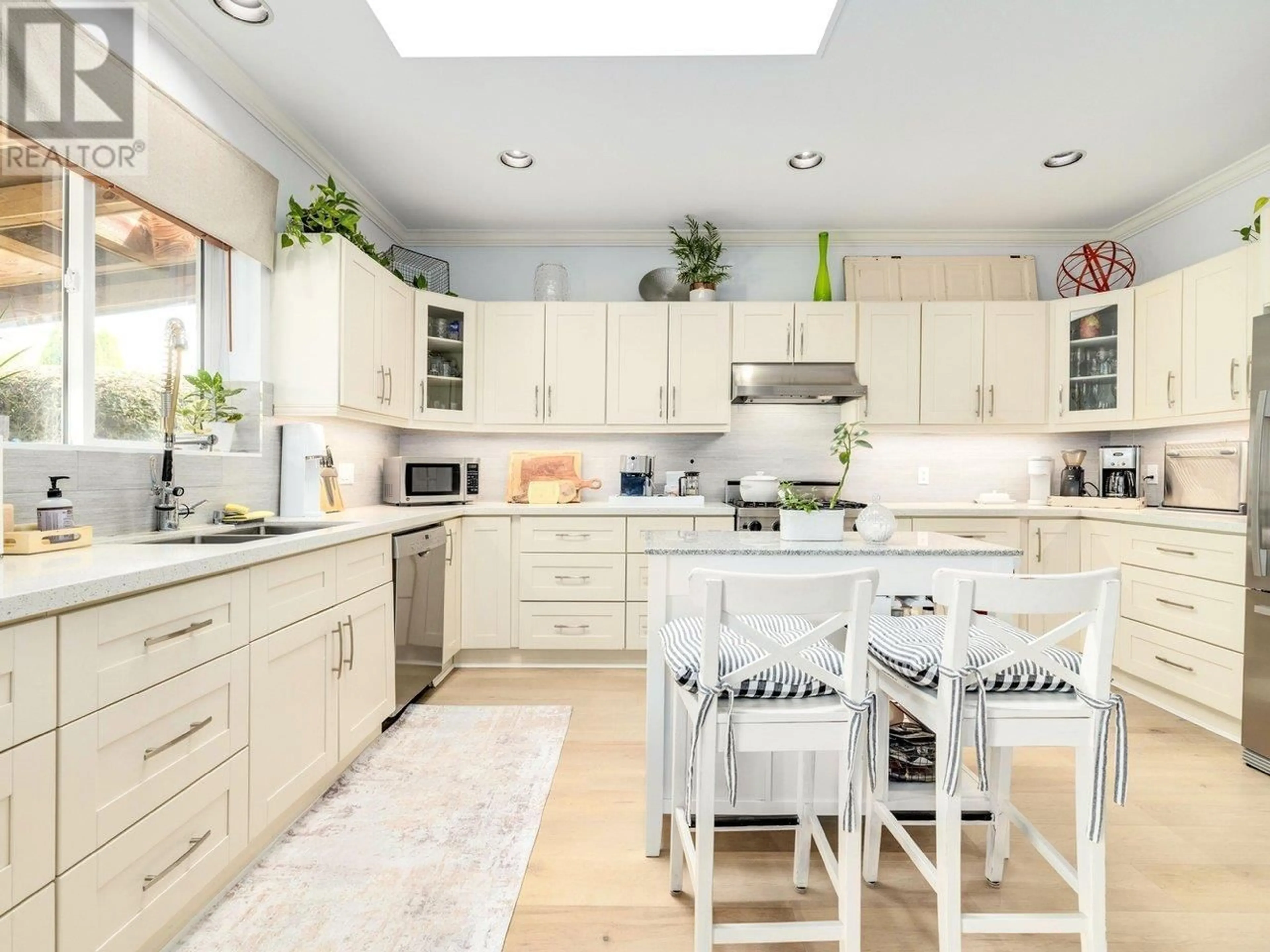 Contemporary kitchen, ceramic/tile floor for 5295 ST ANDREWS PLACE, Delta British Columbia V4M4E5
