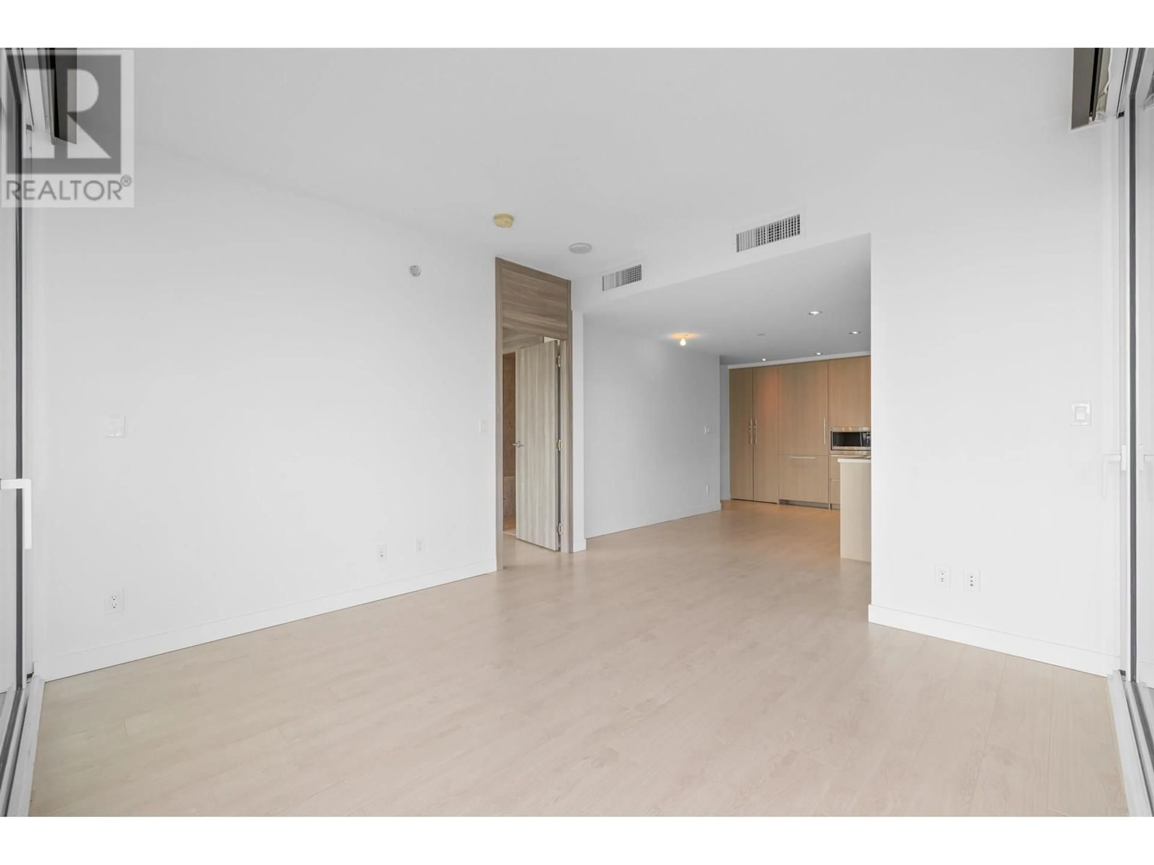 A pic of a room for 406 - 4720 LOUGHEED HIGHWAY, Burnaby British Columbia V5C0M8