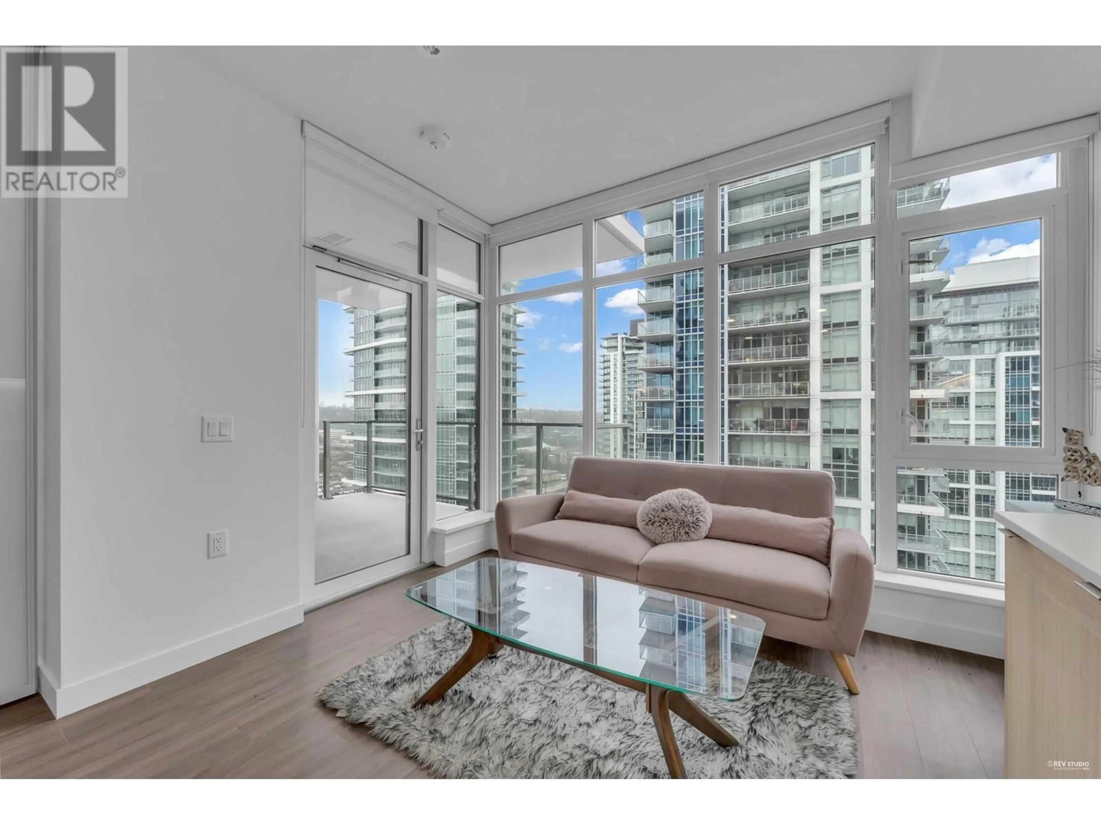Living room with furniture, unknown for 1807 - 2351 BETA AVENUE, Burnaby British Columbia V5C0M2