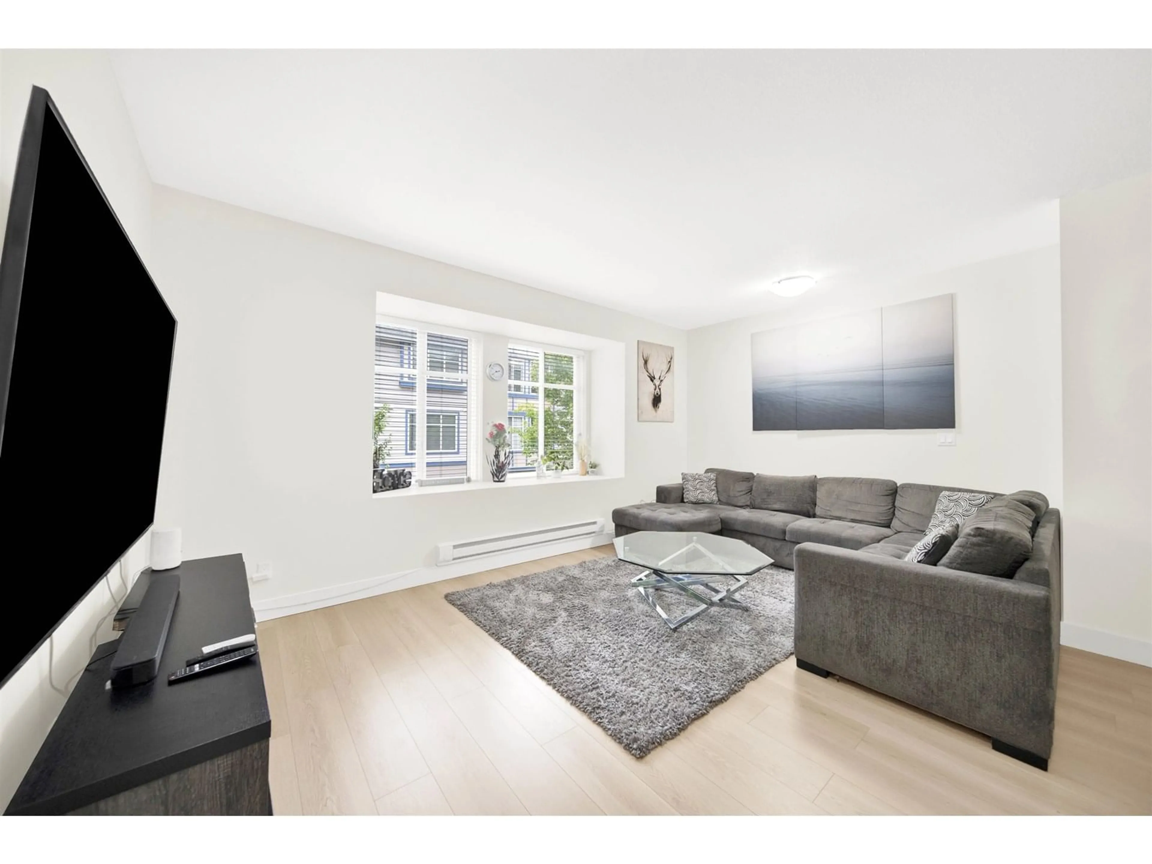 Living room with furniture, unknown for 51 - 13899 LAUREL, Surrey British Columbia V3T0E3